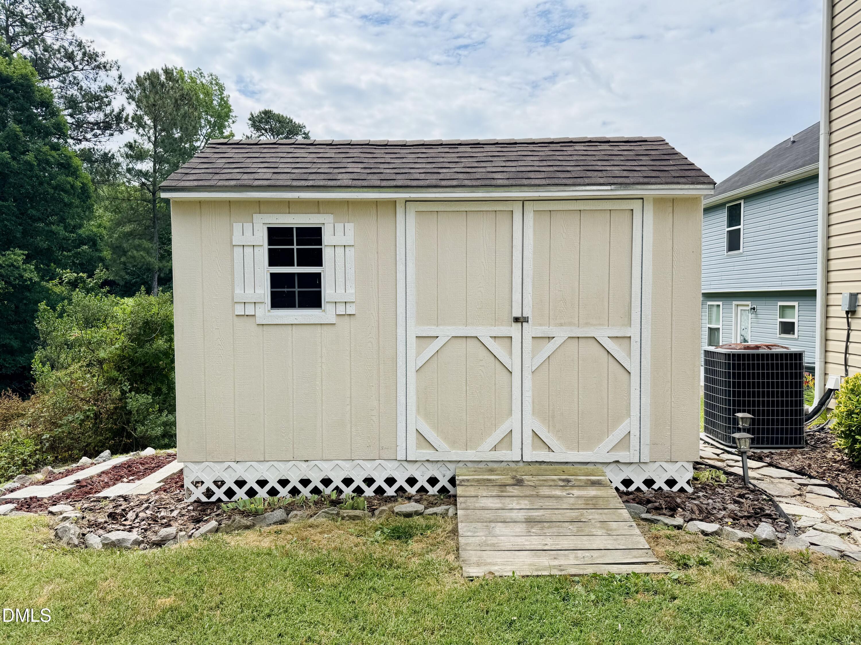 208 Knightwood Drive Property Photo 27
