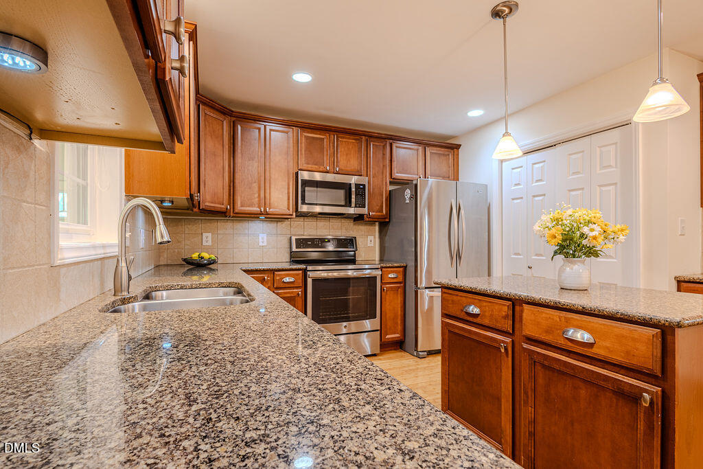 1806 Medfield Road Property Photo 16