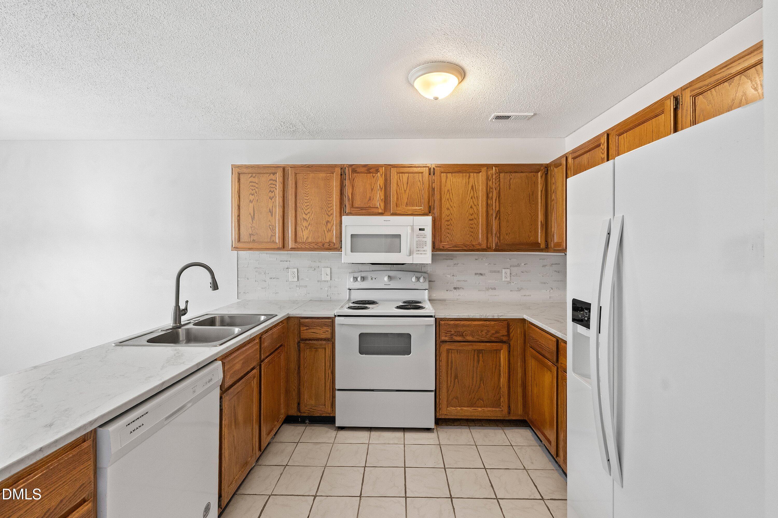 28 Riverwalk Terrace Property Photo 5