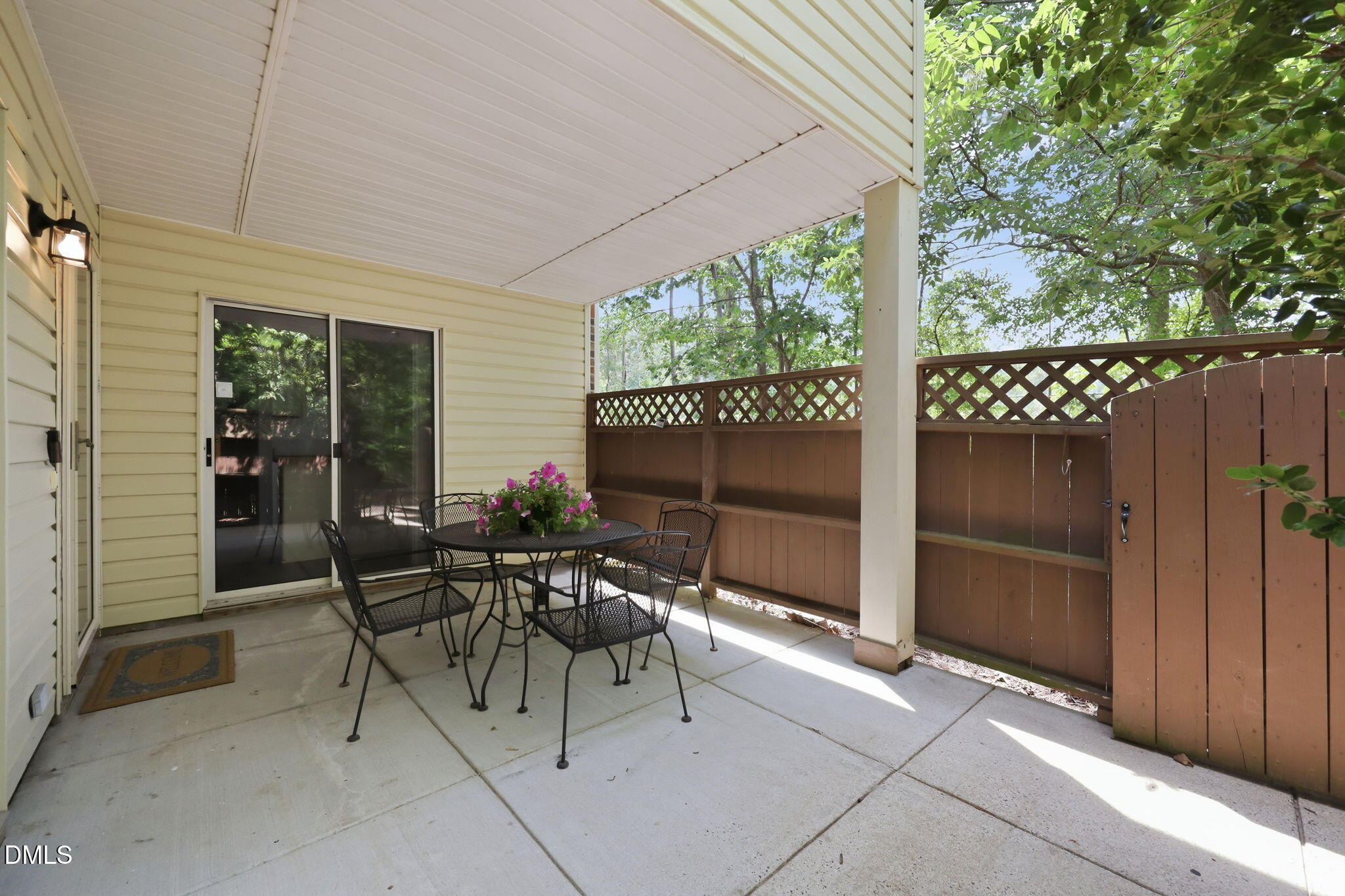 381 Summerwalk Circle Property Photo 4