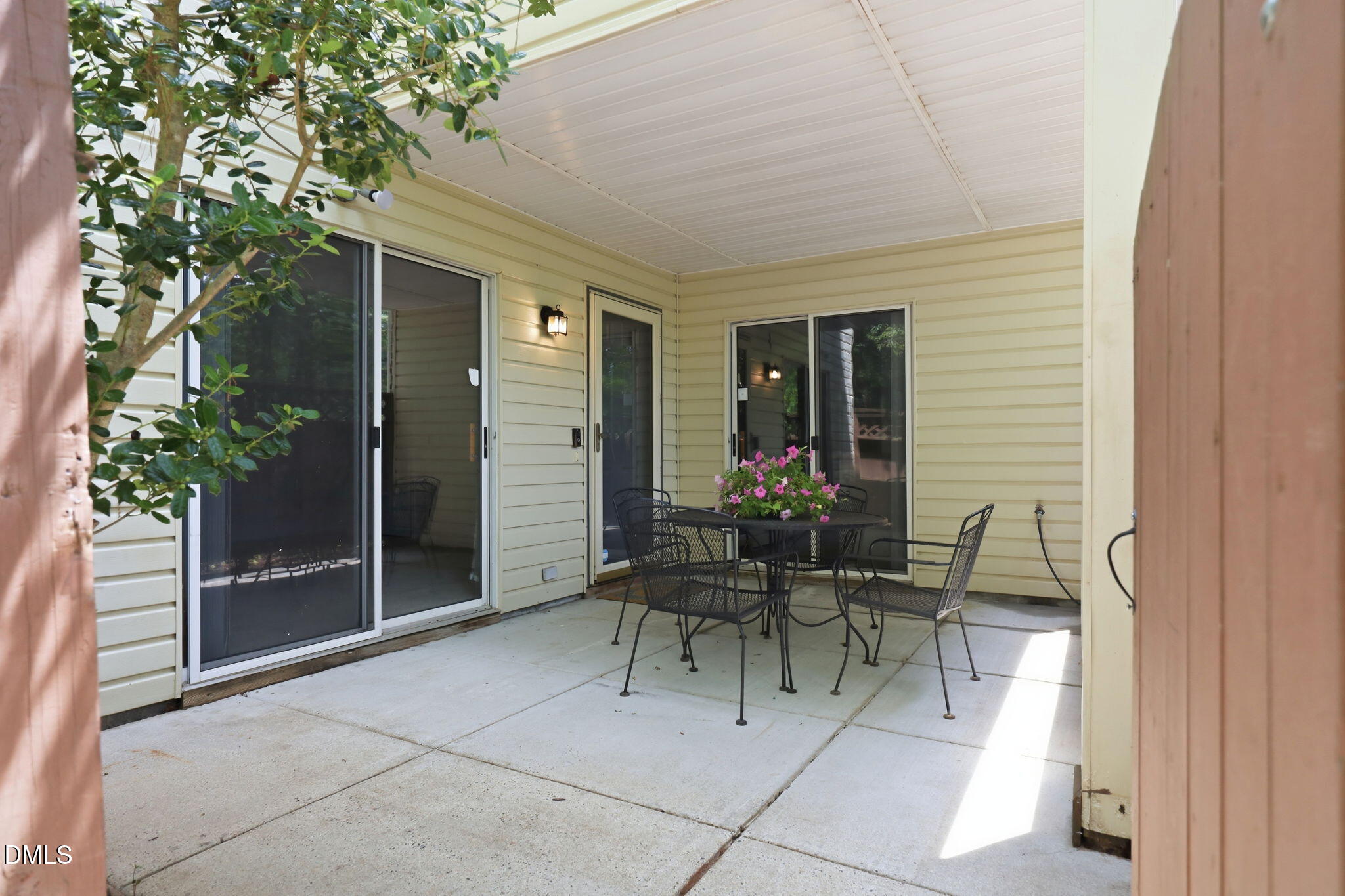 381 Summerwalk Circle Property Photo 5
