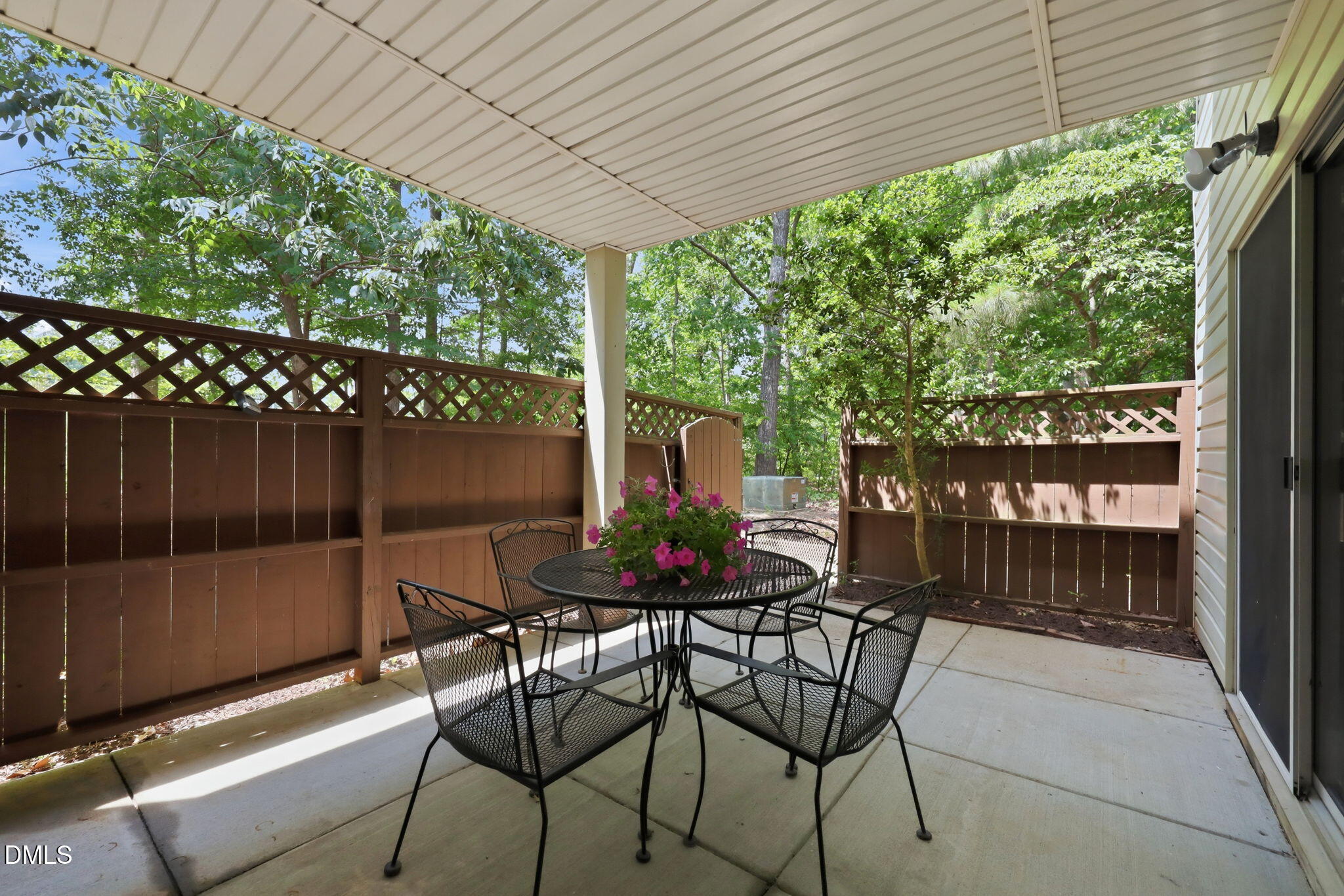 381 Summerwalk Circle Property Photo 6