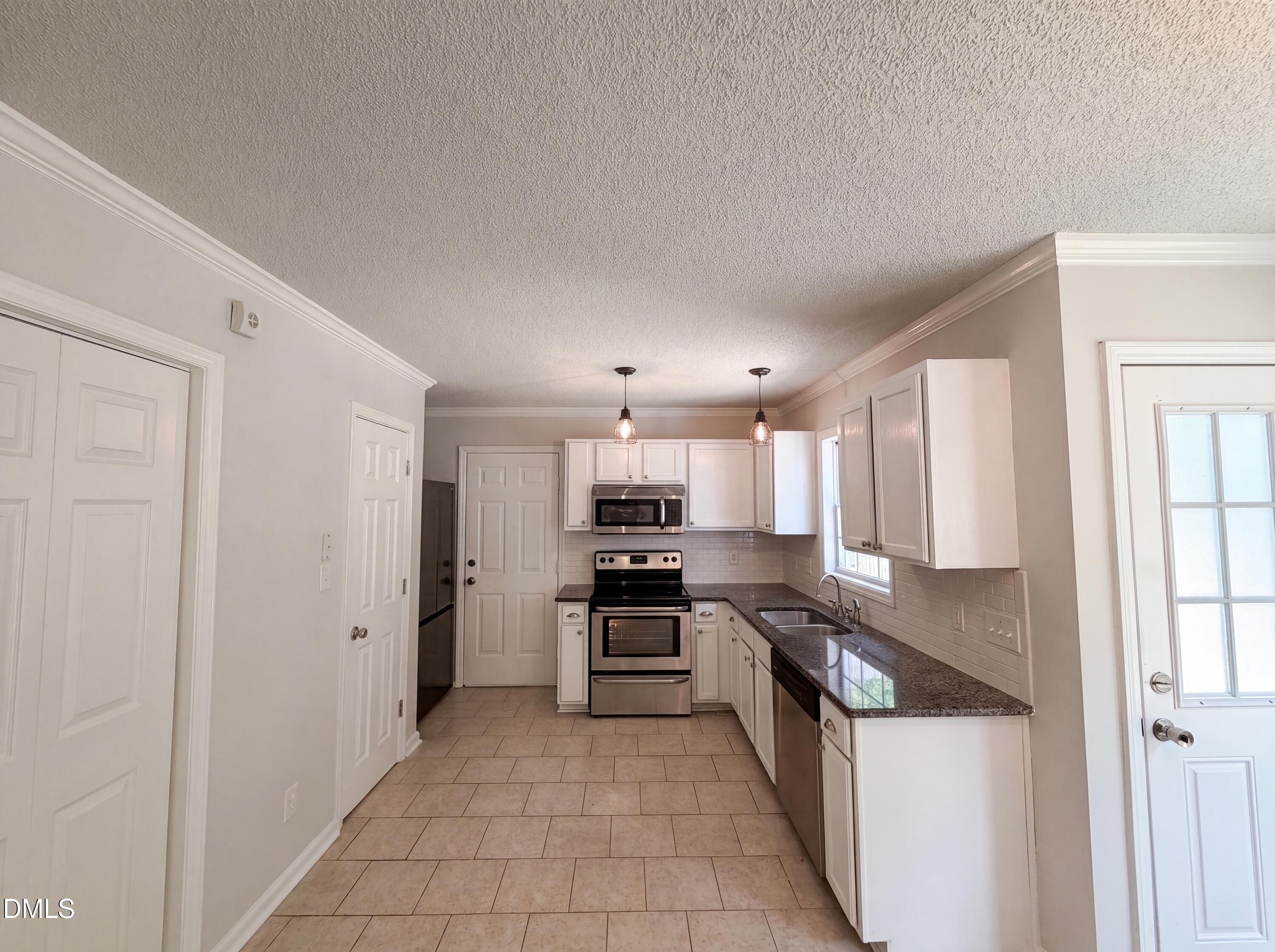 1024 Laurel Leaf Road Property Photo 2