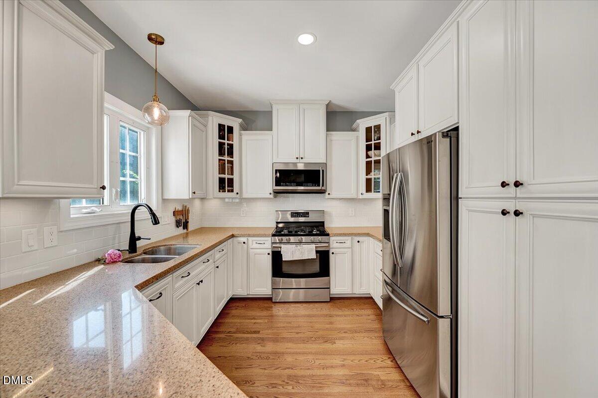 1009 Country Glen Court Property Photo 11