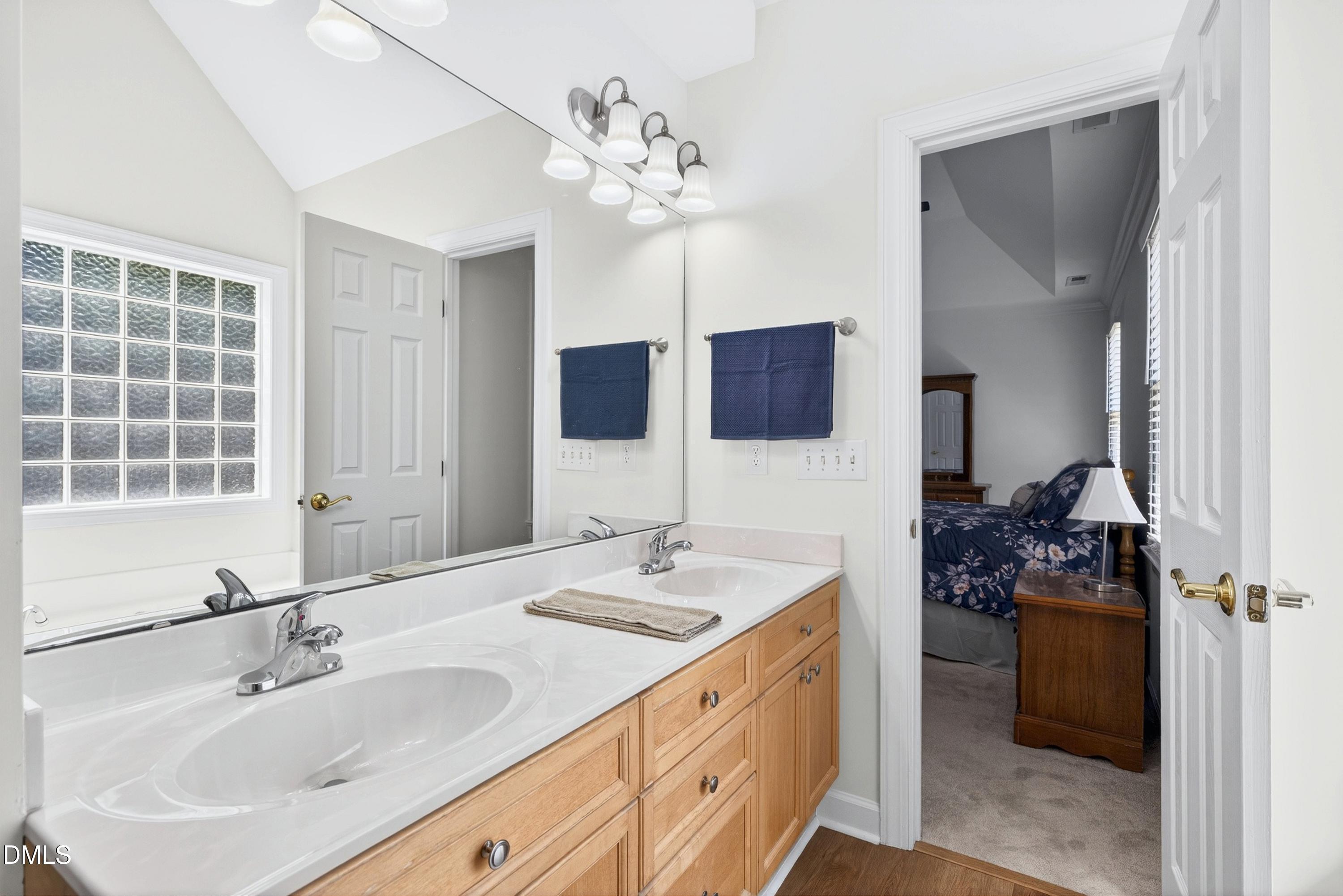 1702 Ashbark Court Property Photo 16