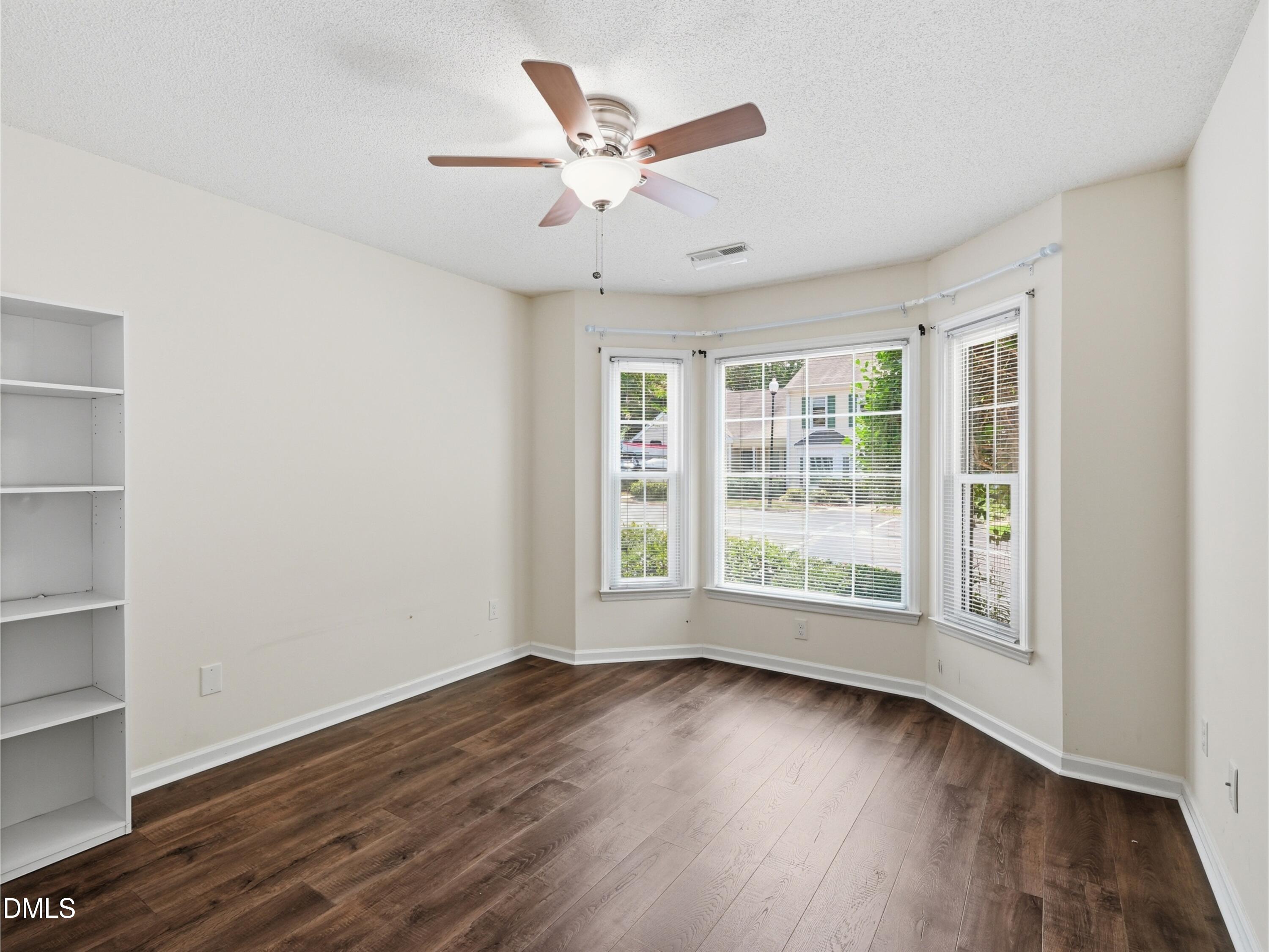 314 Riverwalk Circle Property Photo 4