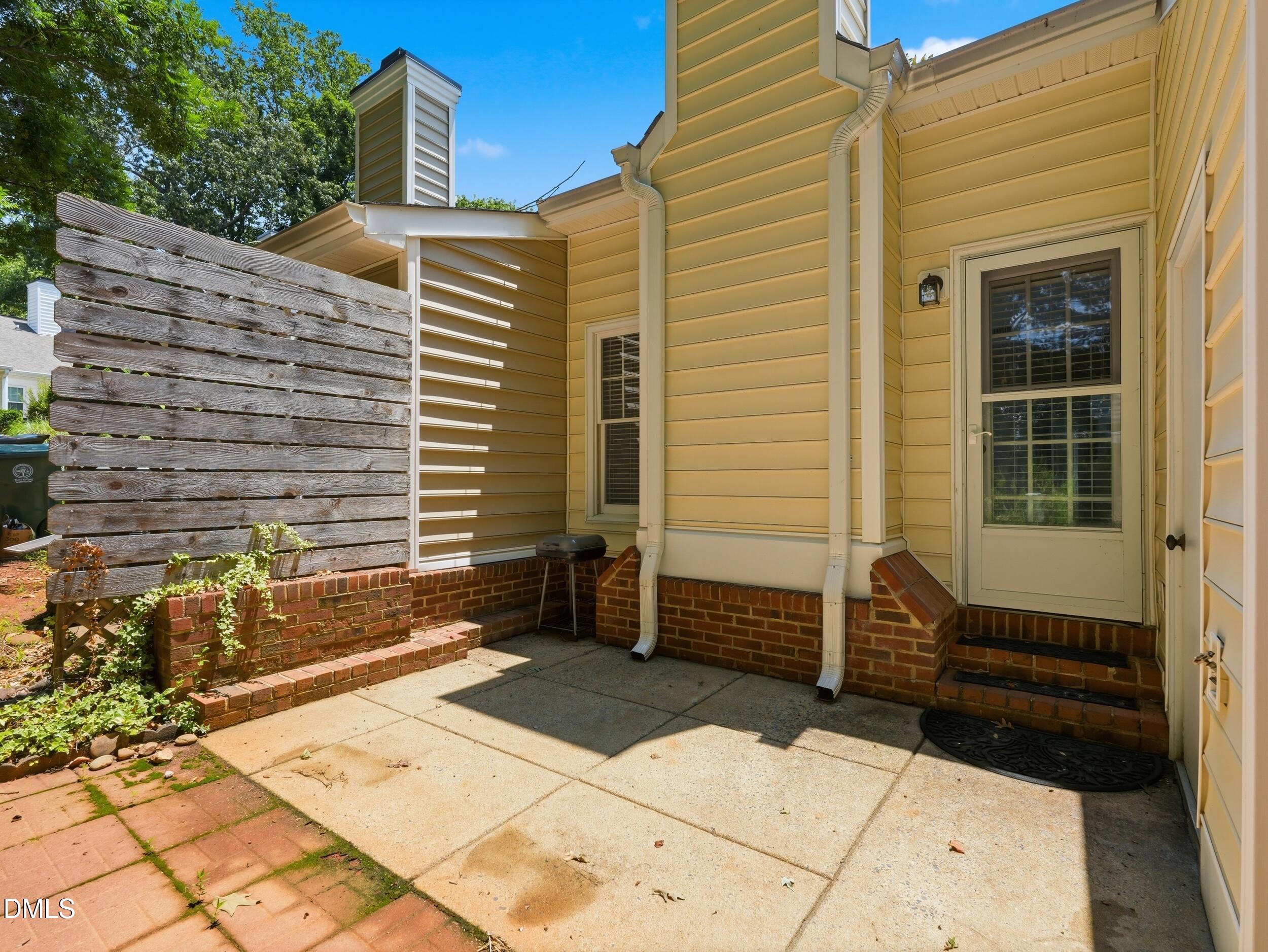 314 Riverwalk Circle Property Photo 13