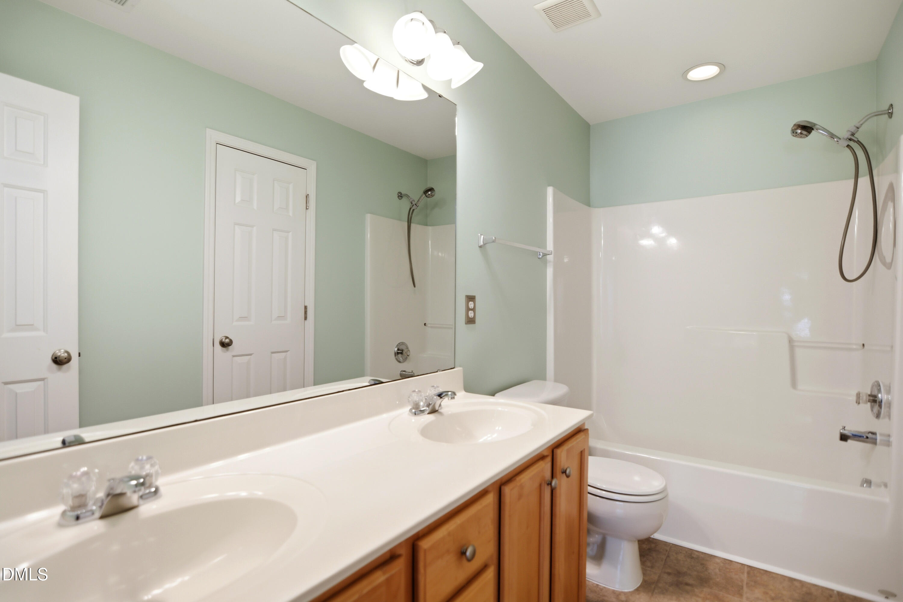 2623 Forest Shadows Lane Property Photo 12