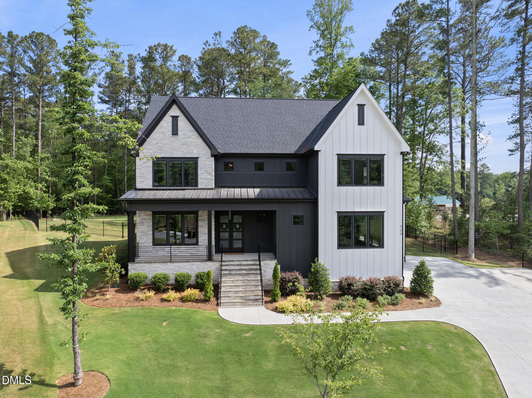 904 Harrison Ridge Road Property Photo 1