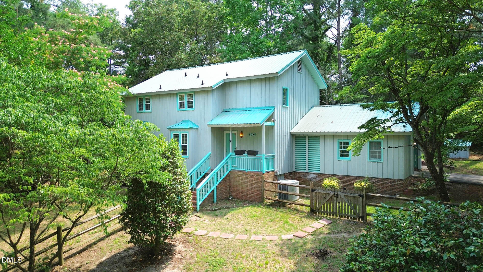 6016 Thrush Circle Property Photo 1
