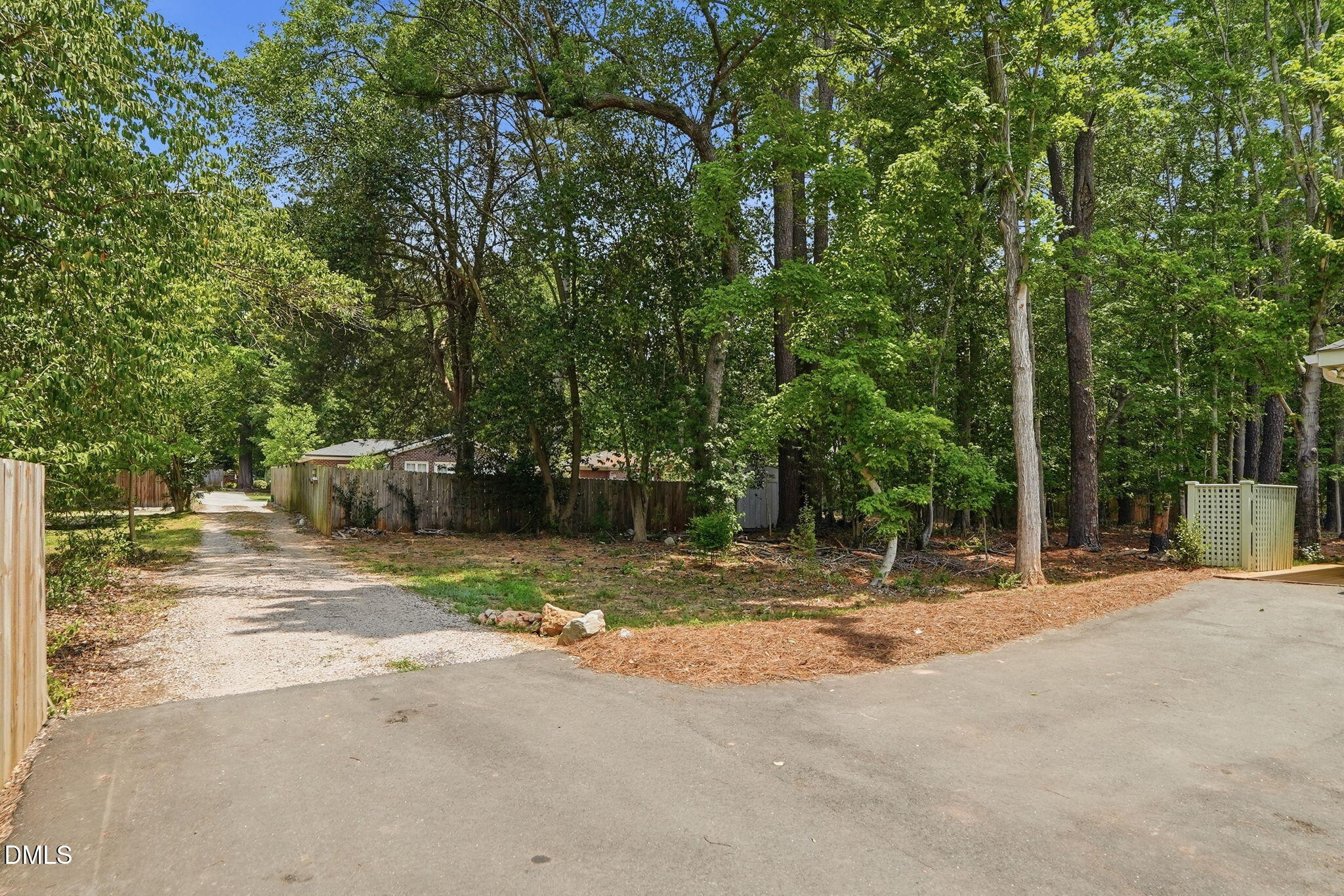 620 Railroad Street Property Photo 13