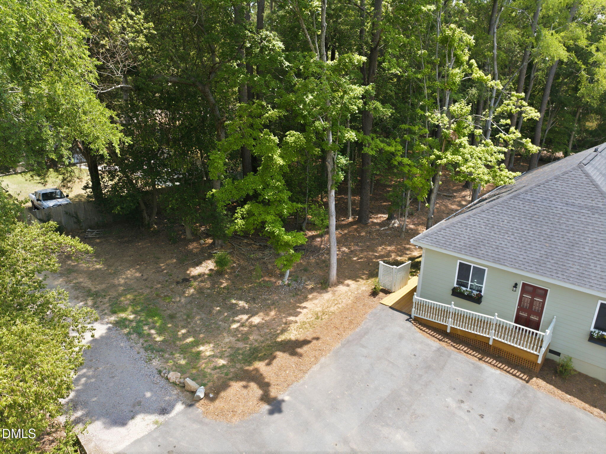 620 Railroad Street Property Photo 14
