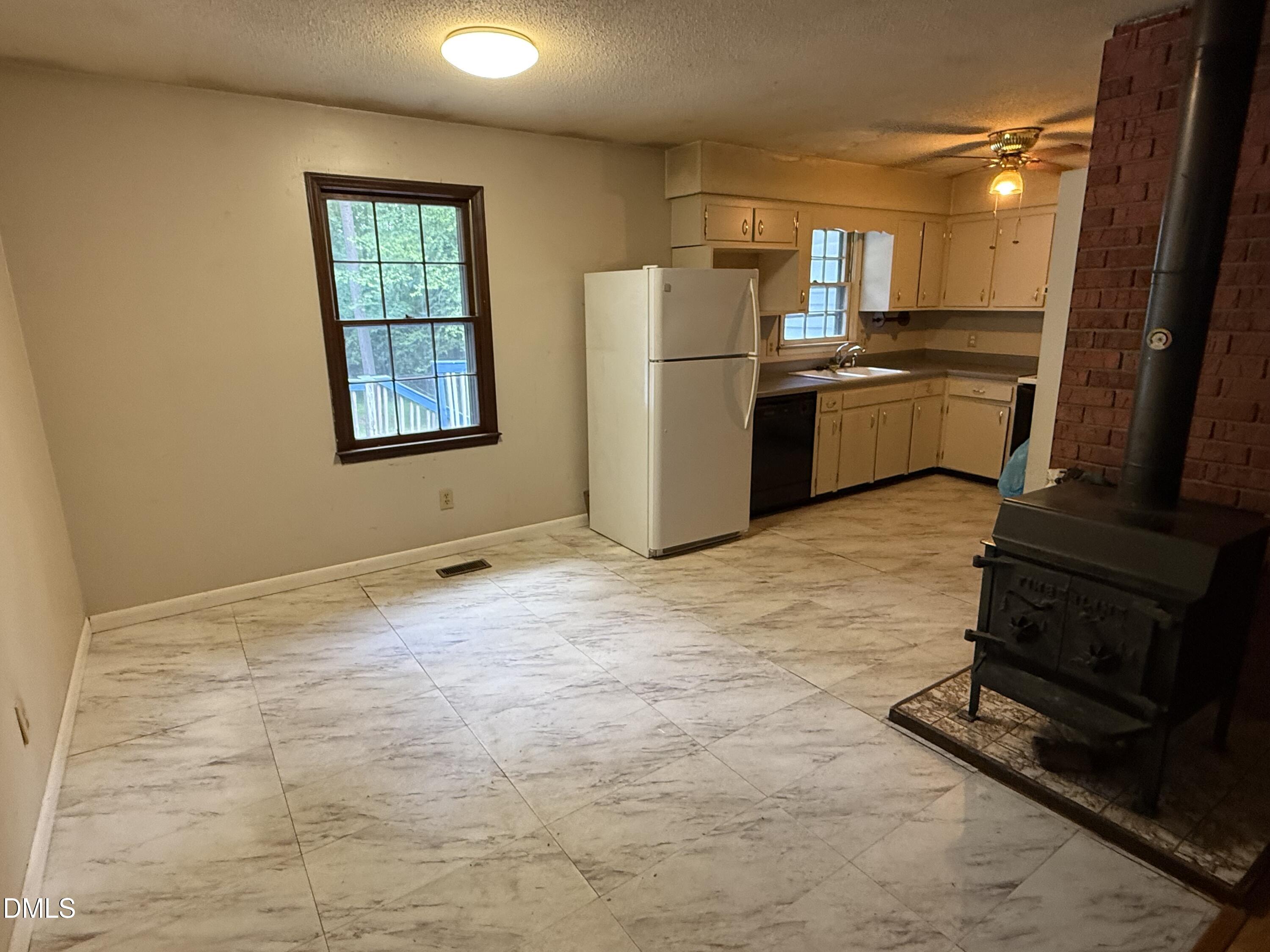 302 N Gaylee Lake Drive Property Photo 6