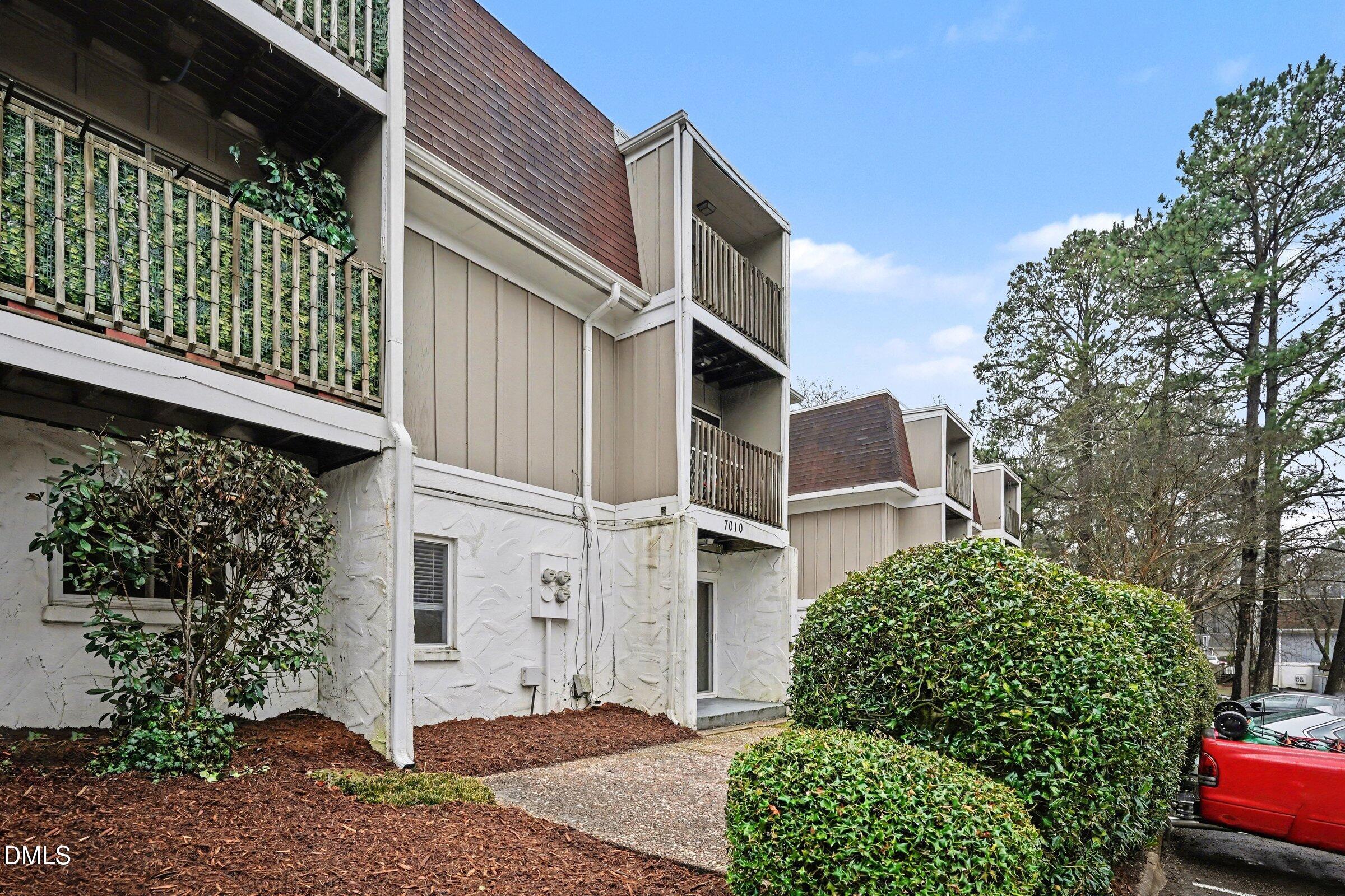 7010 Longstreet Drive C Property Photo 8