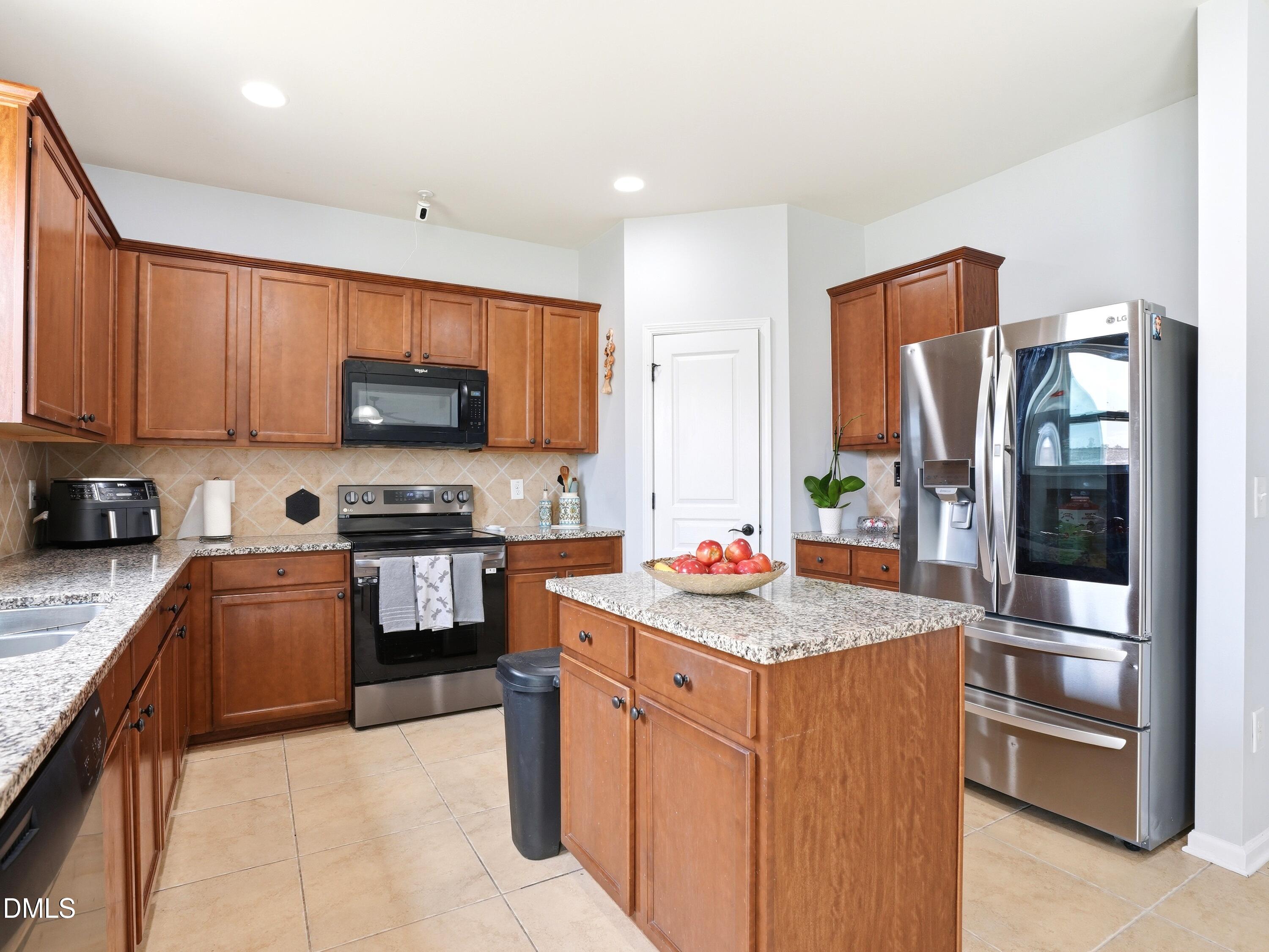8128 Hovingham Way Property Photo 4