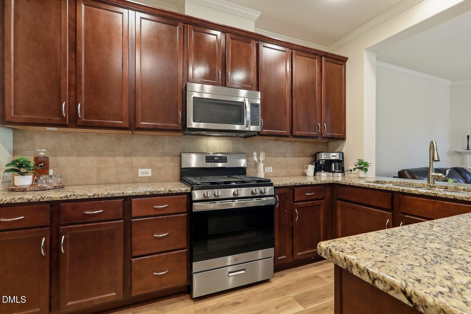 2456 Baslow Drive Property Photo 8