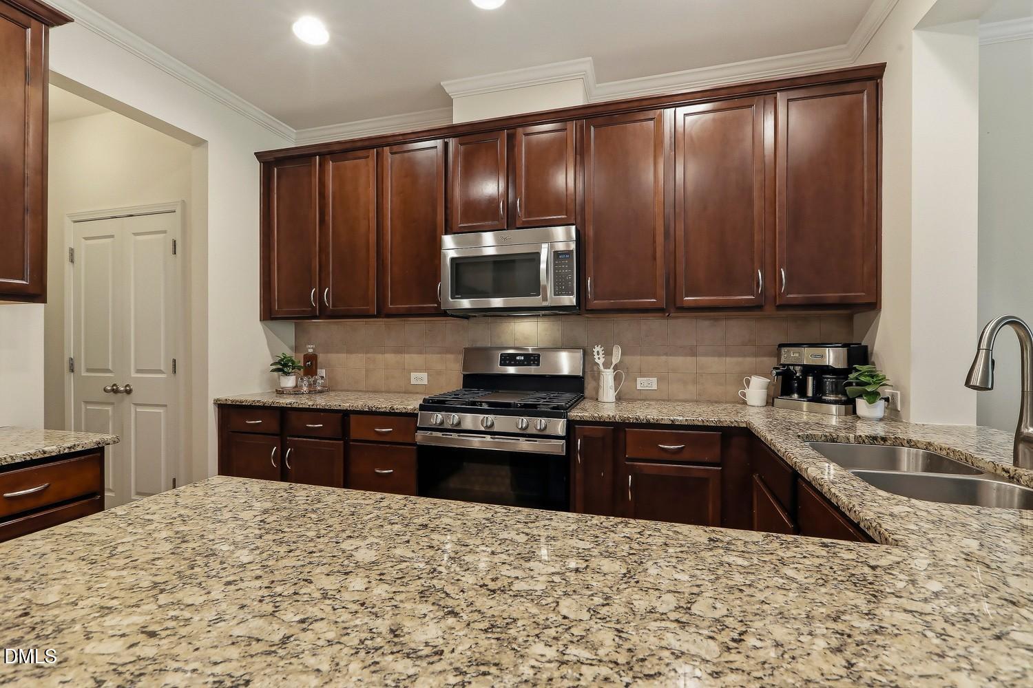2456 Baslow Drive Property Photo 10