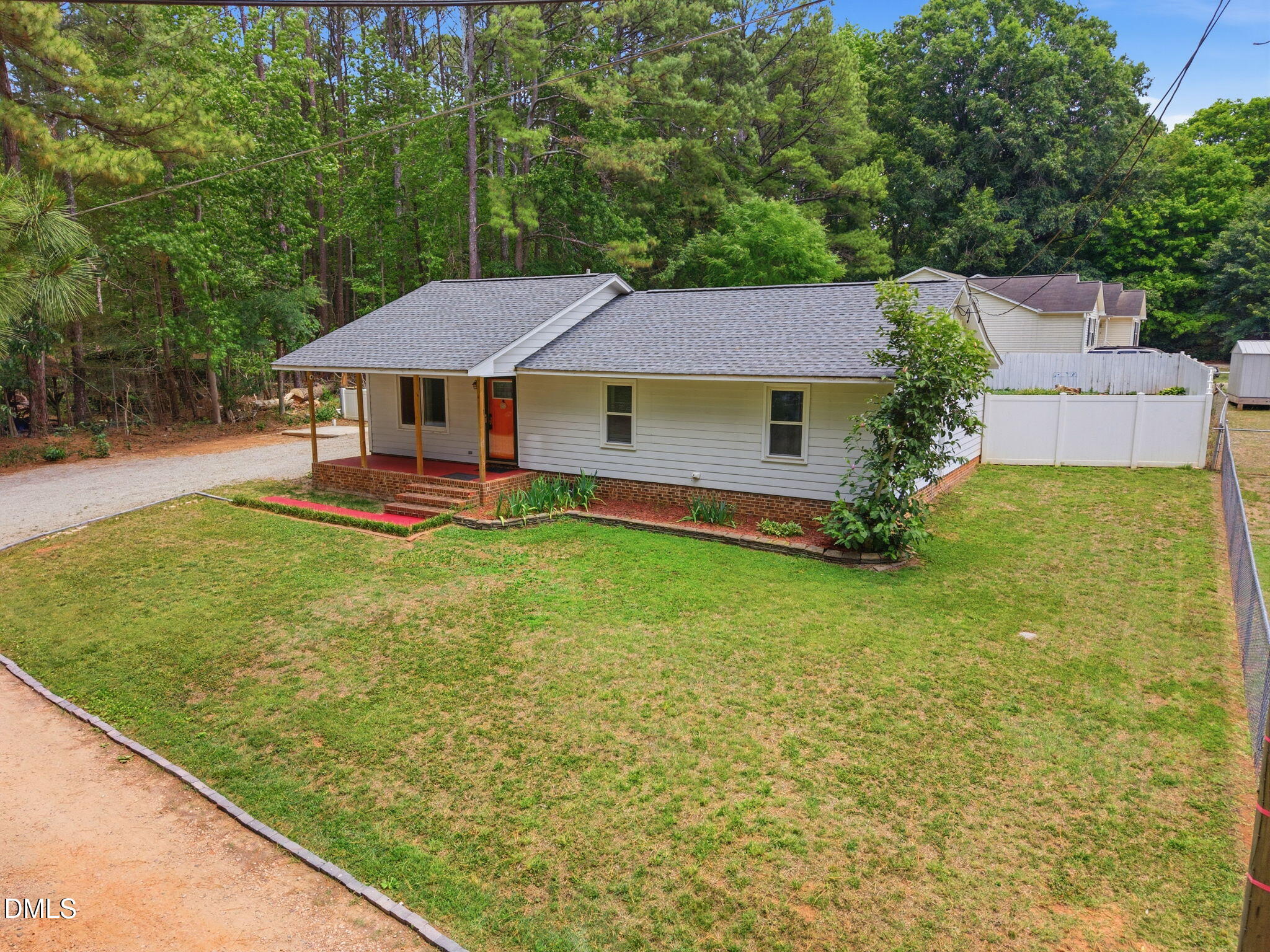 816 N Wingate Street Property Photo 2