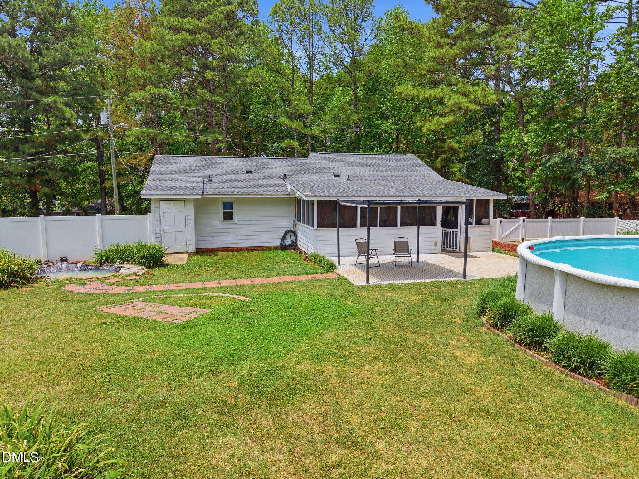 816 N Wingate Street Property Photo 5