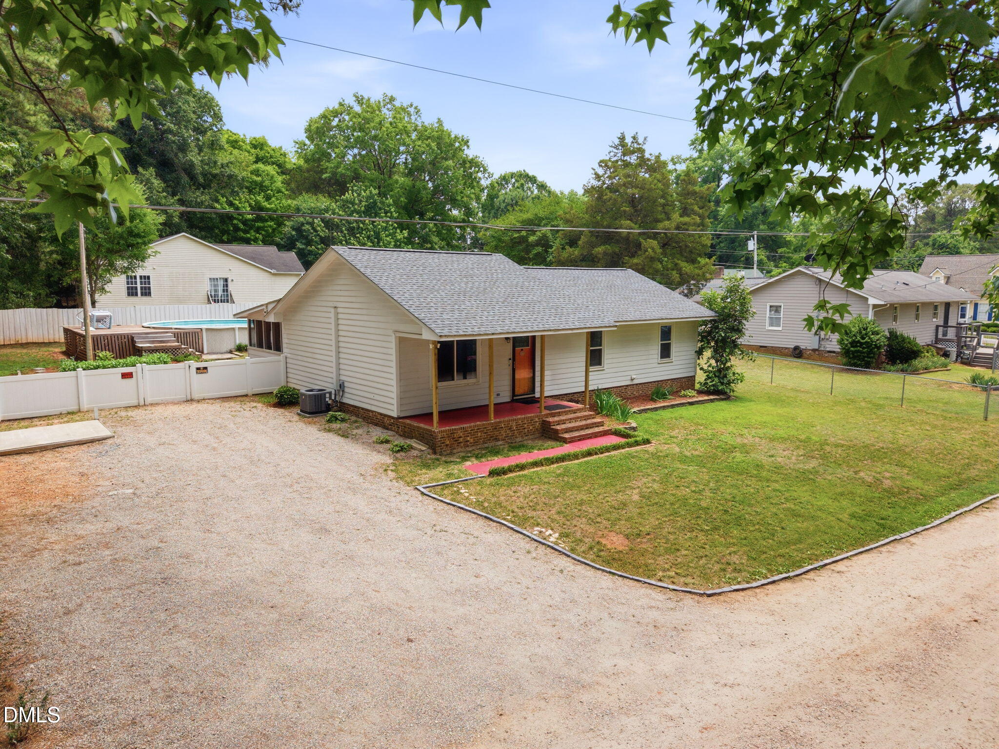 816 N Wingate Street Property Photo 9