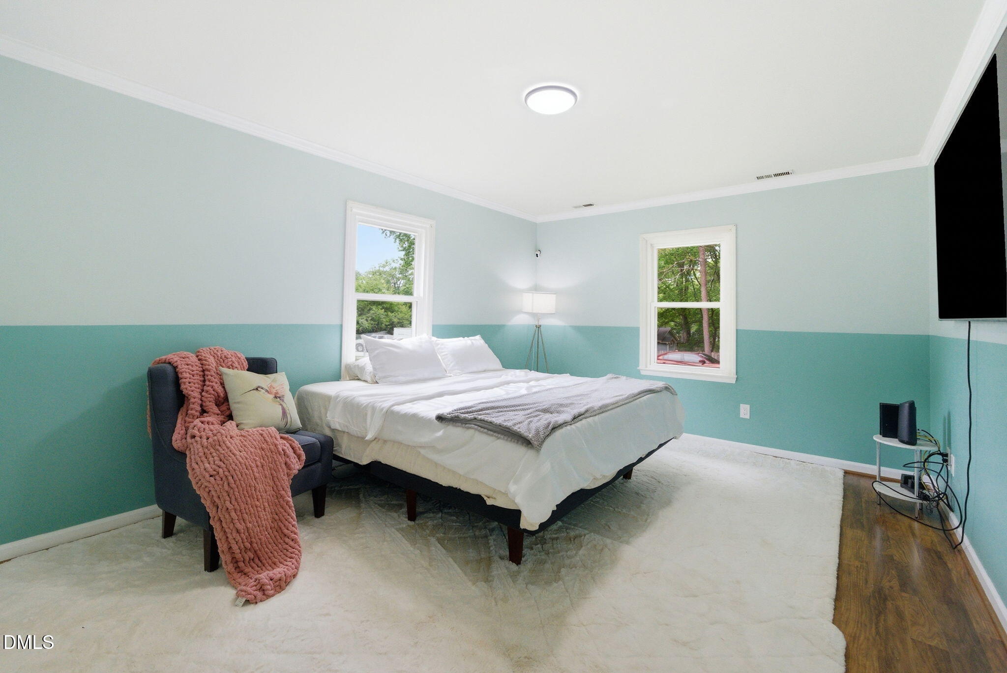 816 N Wingate Street Property Photo 10