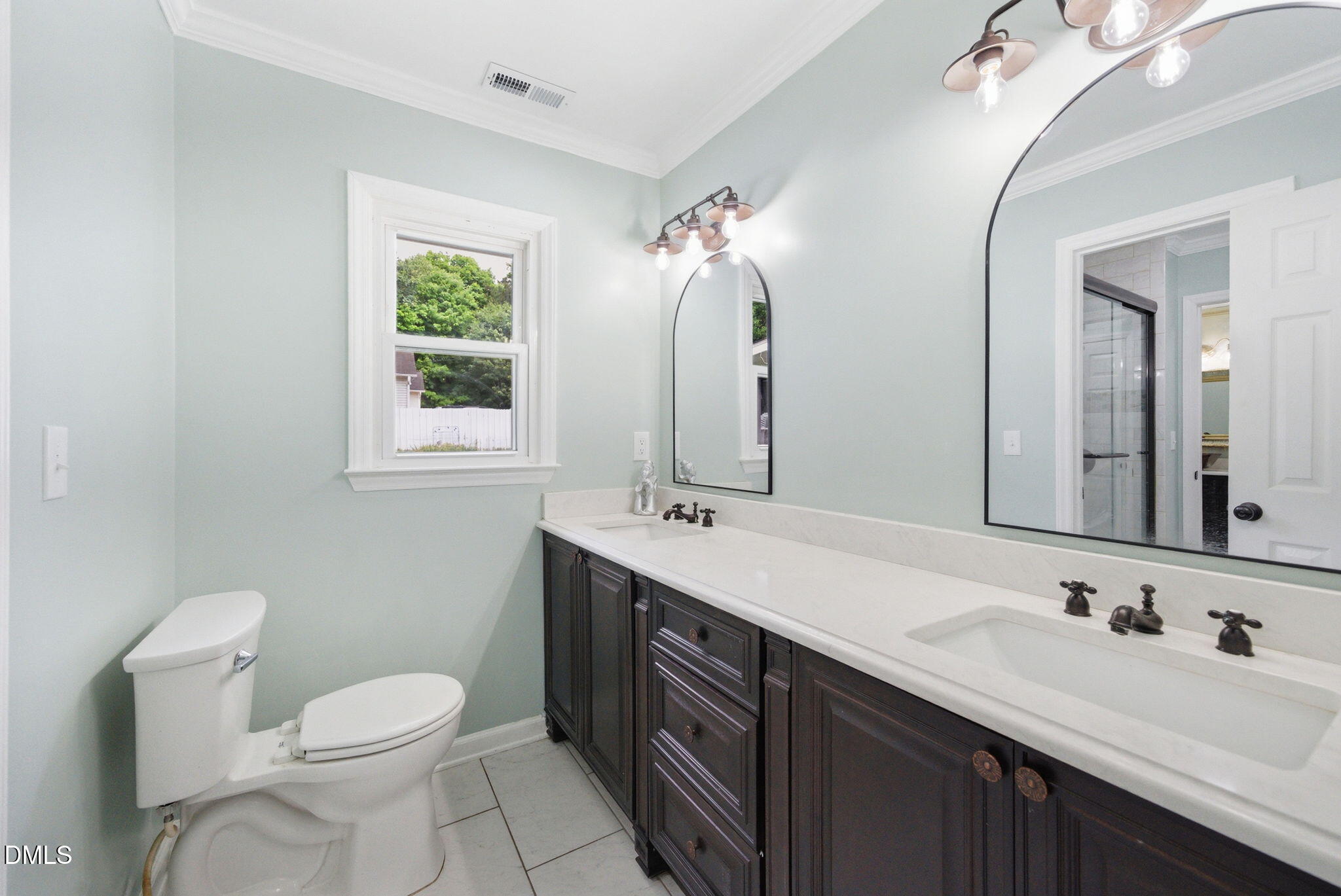 816 N Wingate Street Property Photo 13