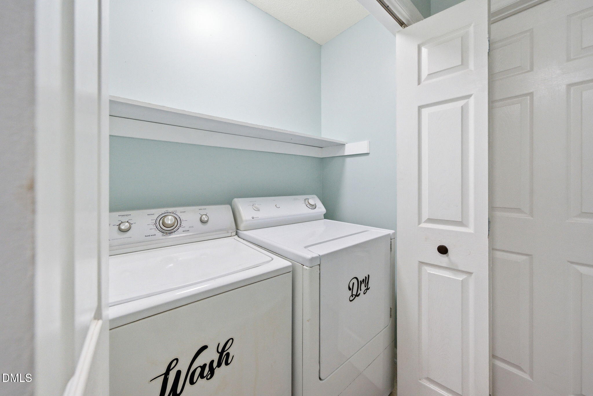 816 N Wingate Street Property Photo 18