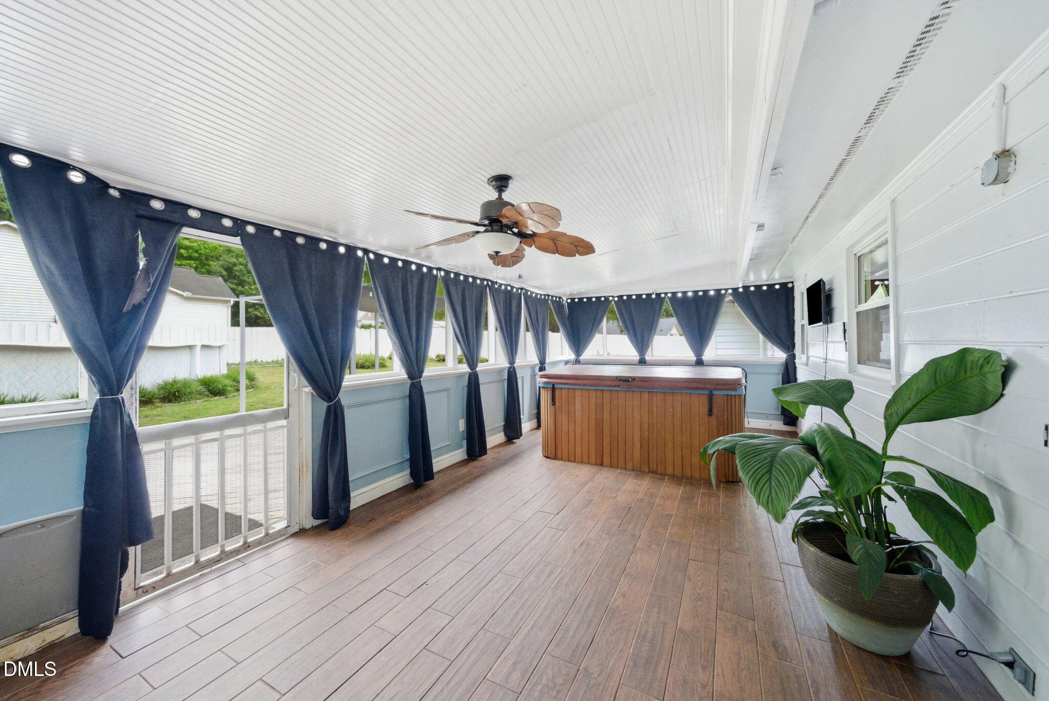 816 N Wingate Street Property Photo 35