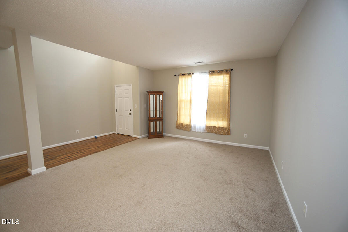 2718 Summer Stream Drive Property Photo 3
