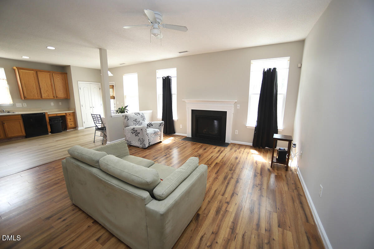 2718 Summer Stream Drive Property Photo 9