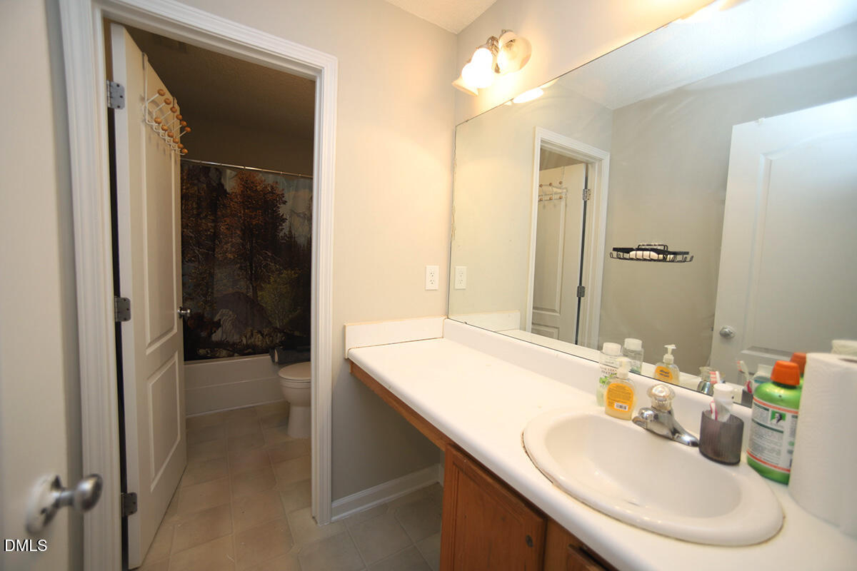 2718 Summer Stream Drive Property Photo 16