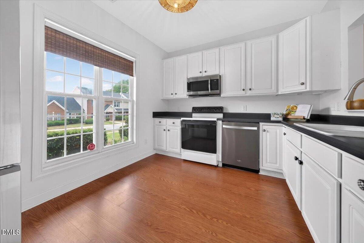 8708 Belford Valley Lane Property Photo 3