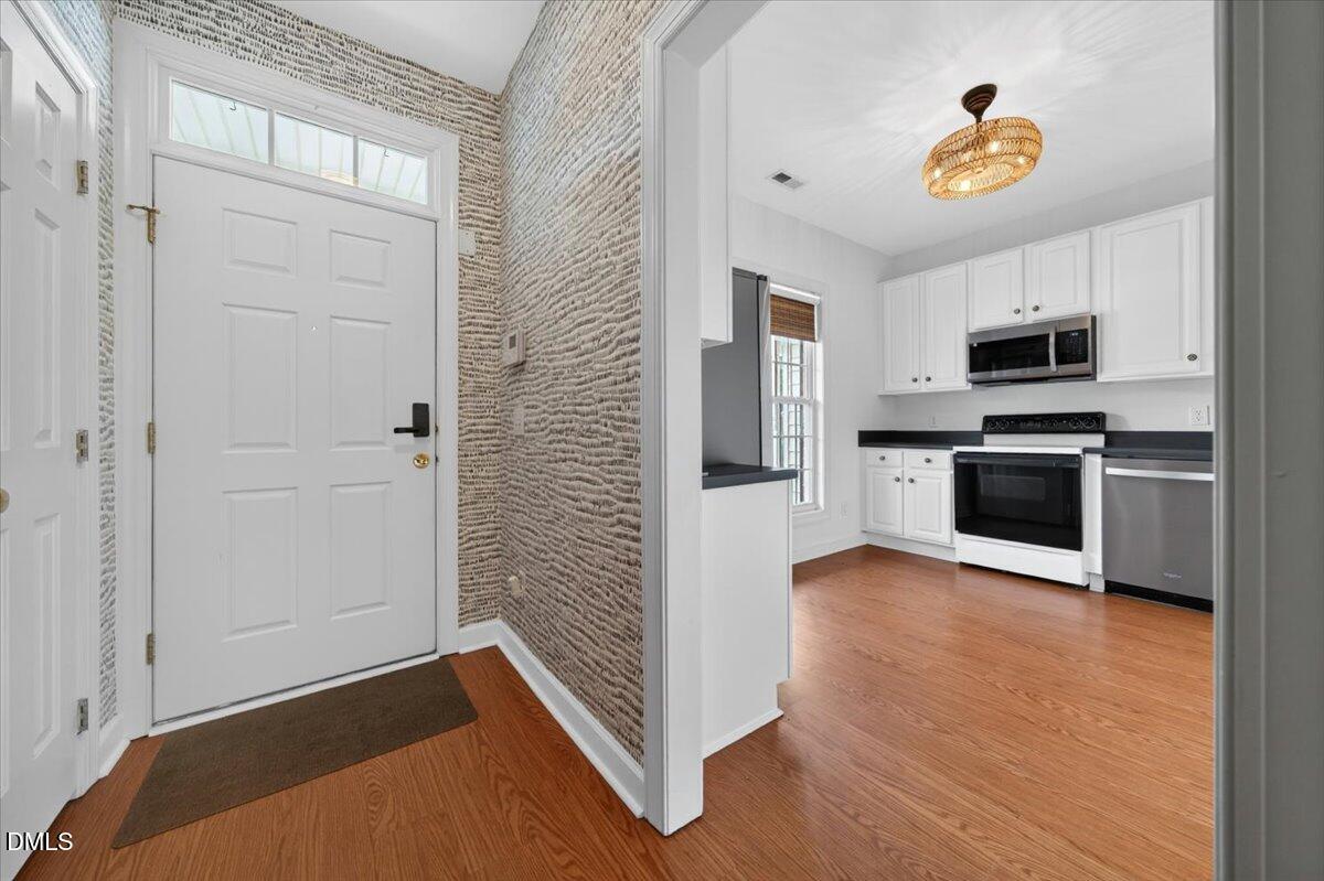 8708 Belford Valley Lane Property Photo 4