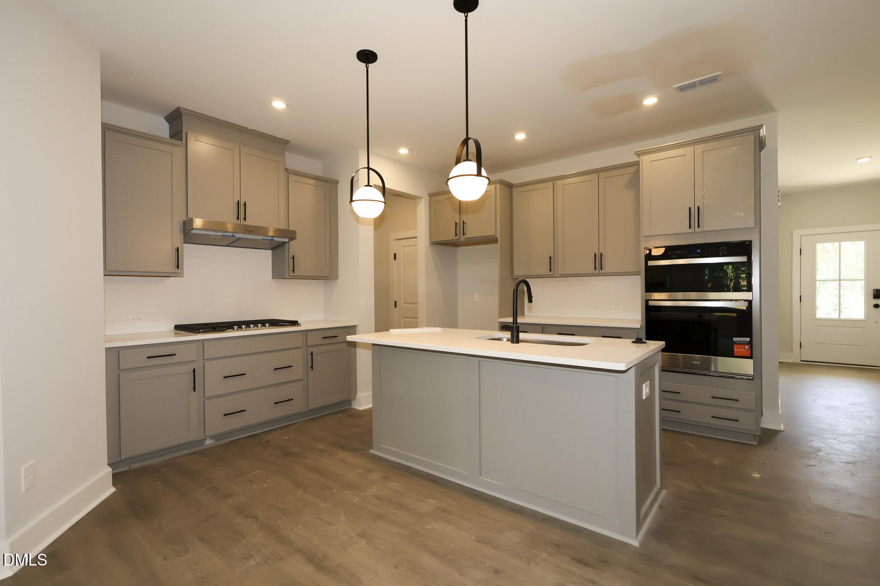 2914 Walden Road Property Photo 4
