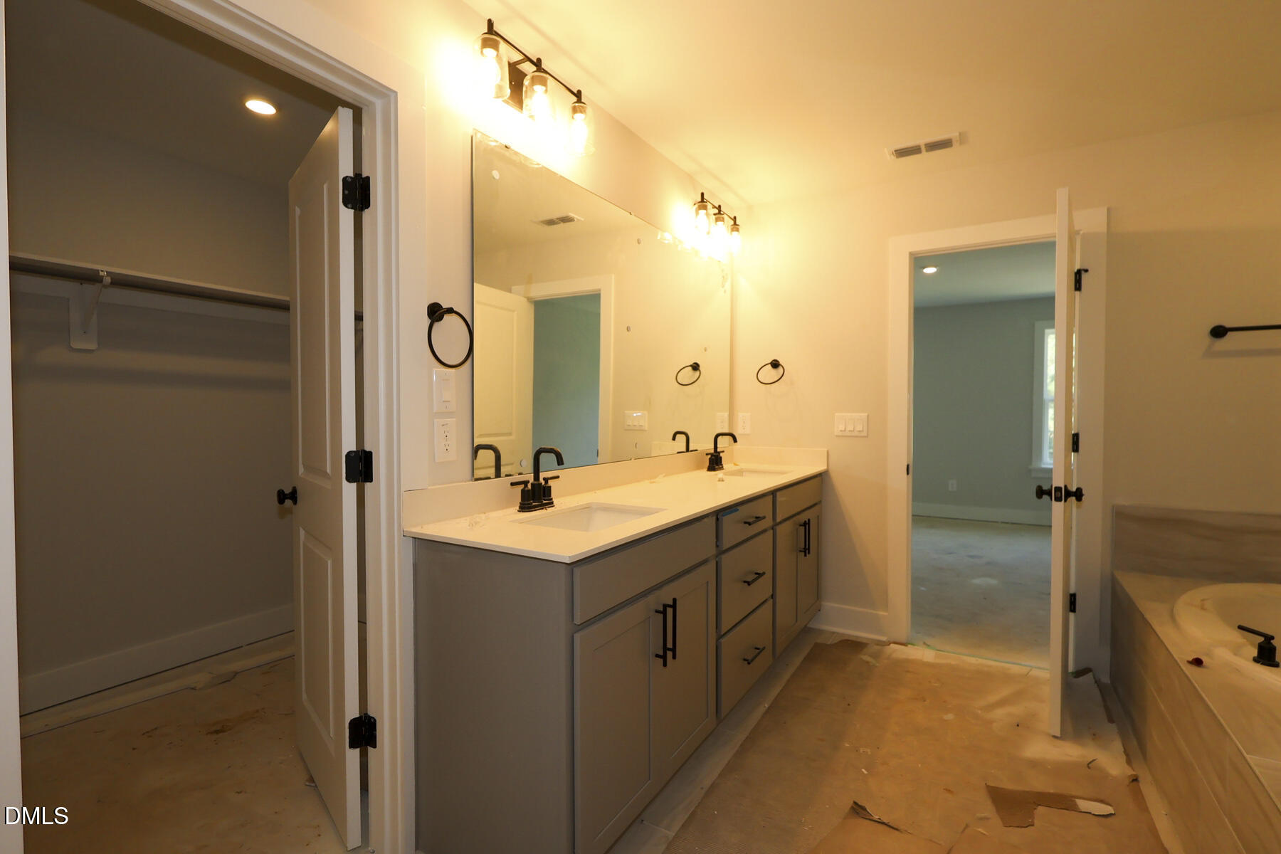 2914 Walden Road Property Photo 9