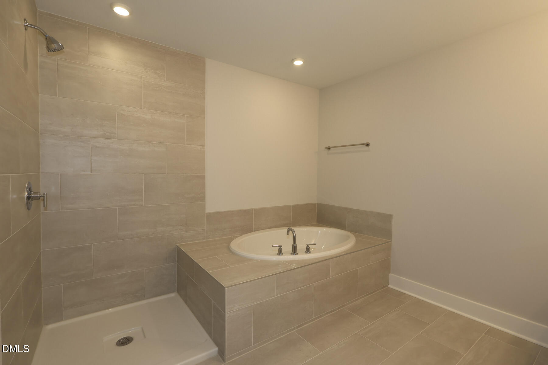 2912 Walden Road Property Photo 10