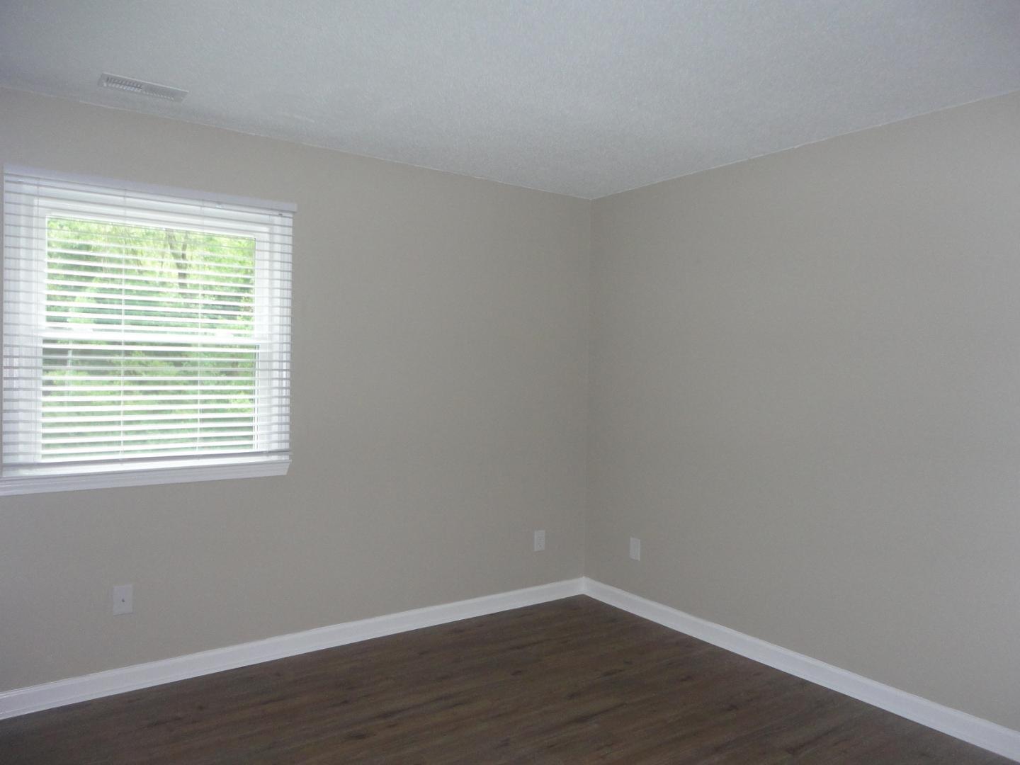 137 W Barbee Street Property Photo 5
