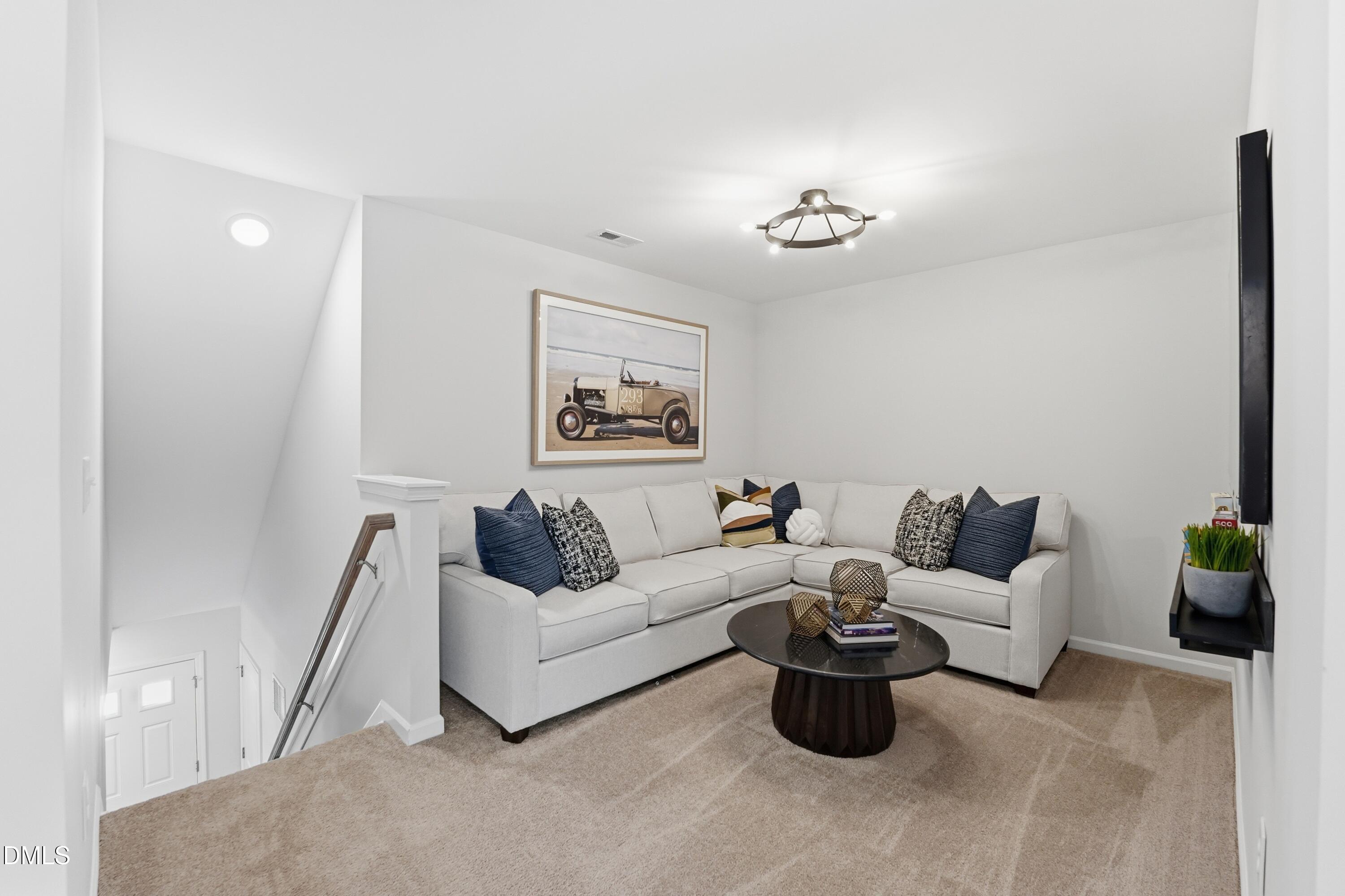 412 Mountain Pine Avenue Property Photo 8