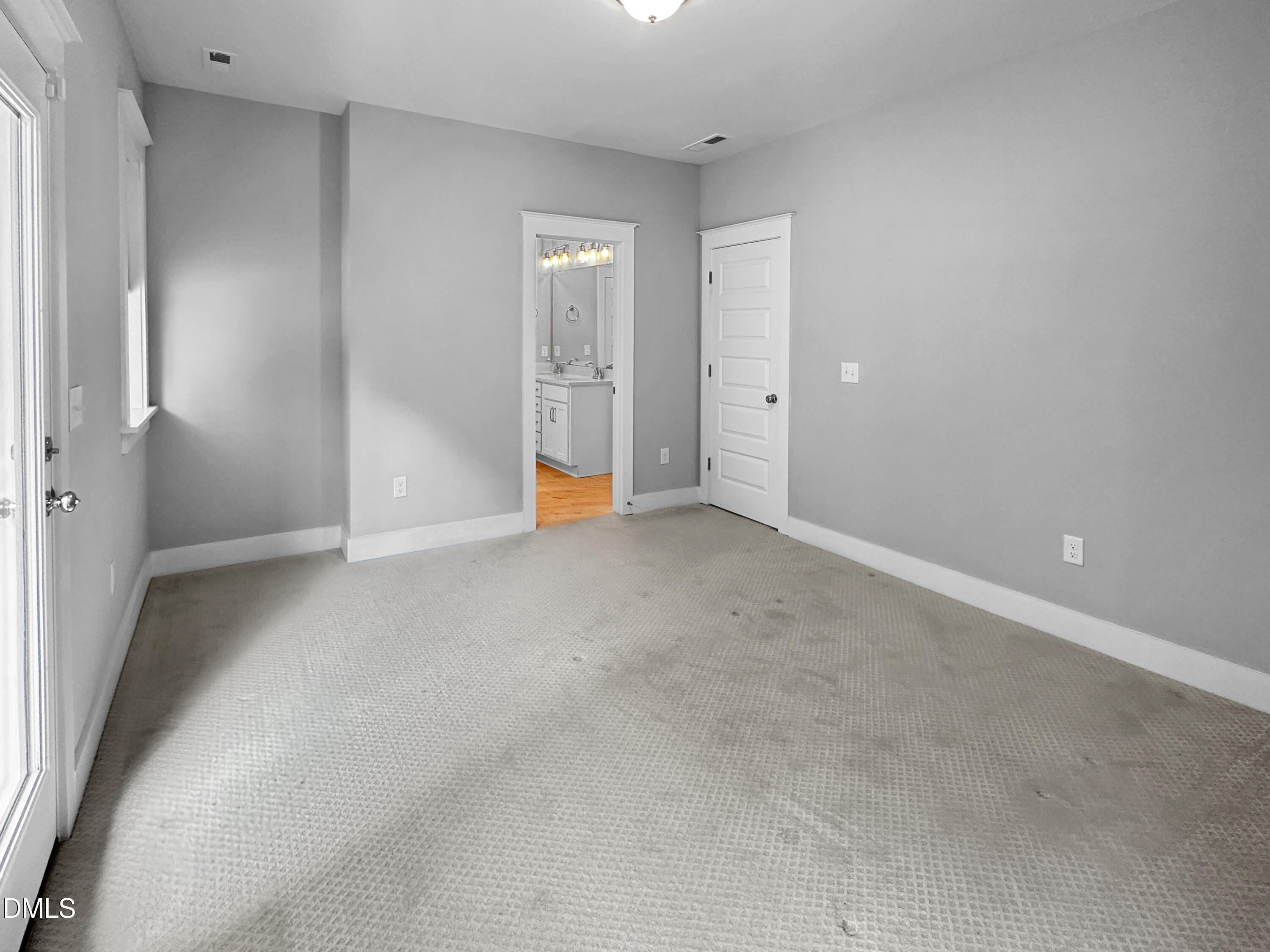 1037 Whitehall Circle Property Photo 33