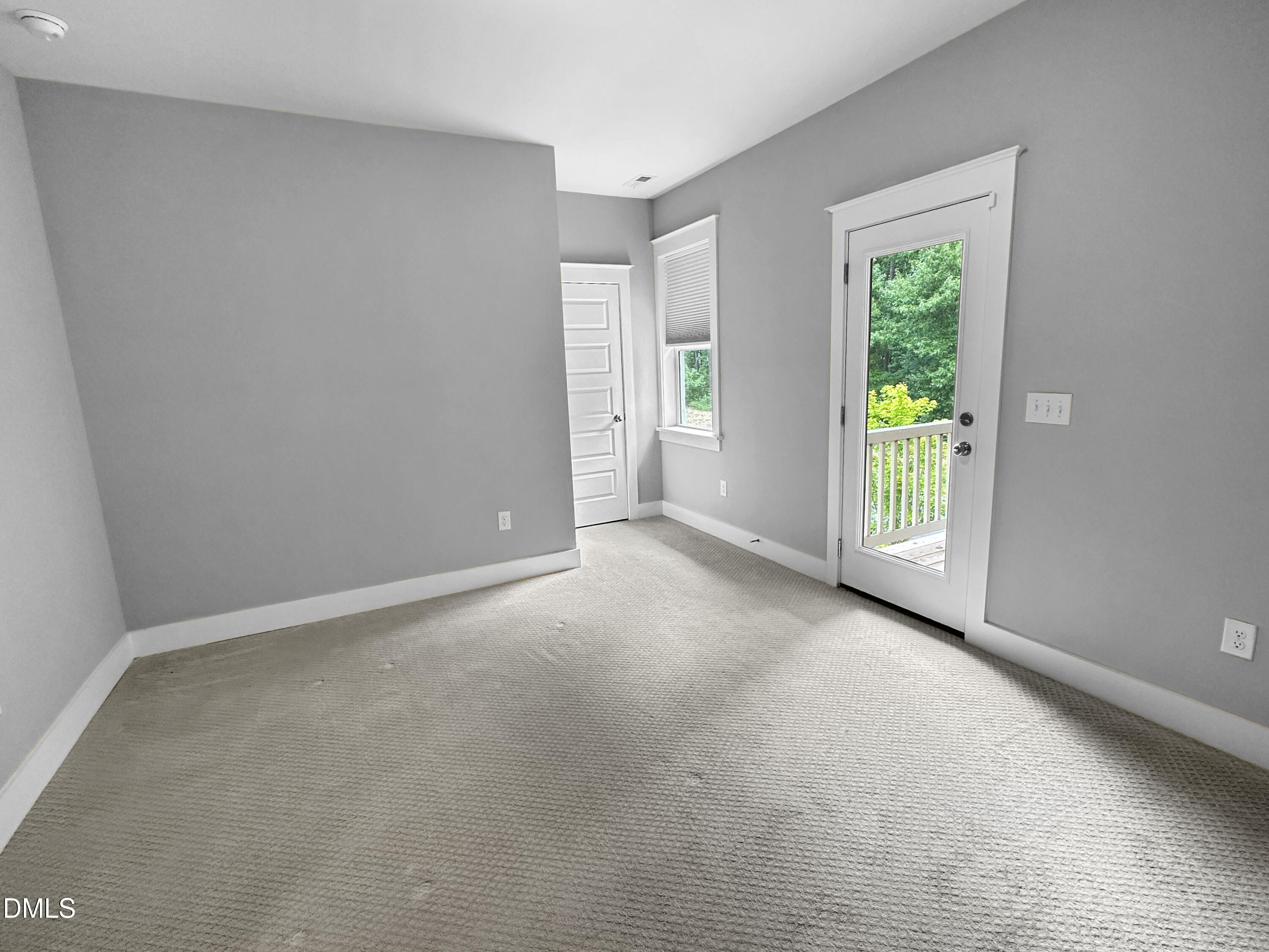 1037 Whitehall Circle Property Photo 34