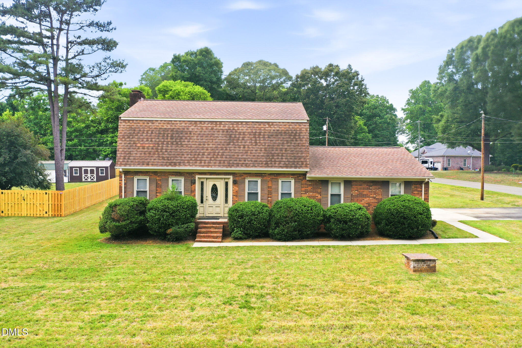 1003 Camelot Lane Property Photo 1