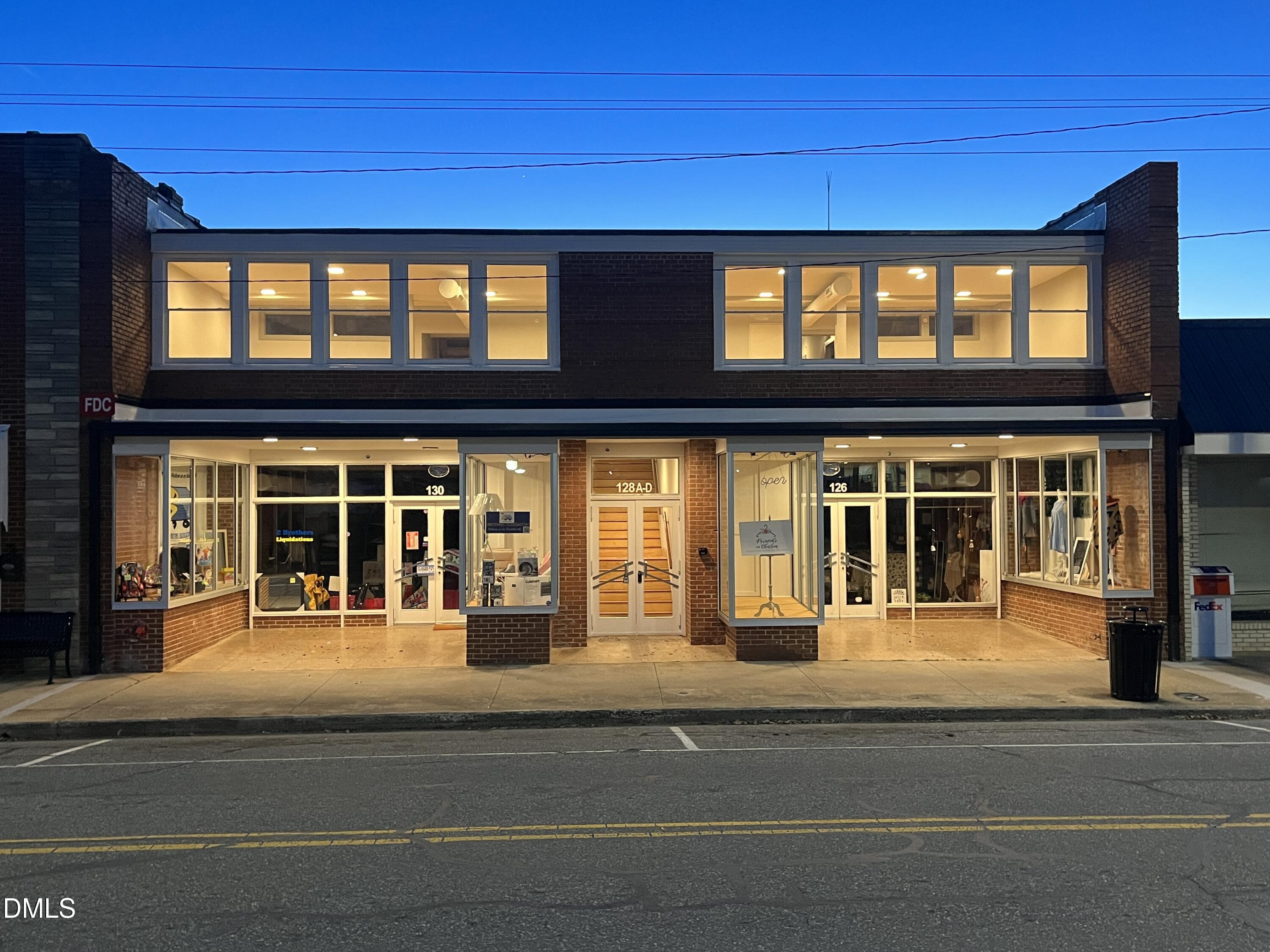 128 S Chatham Avenue B Property Photo 1
