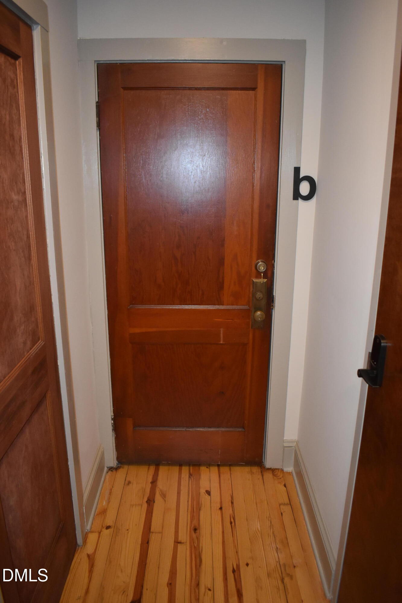 128 S Chatham Avenue B Property Photo 2