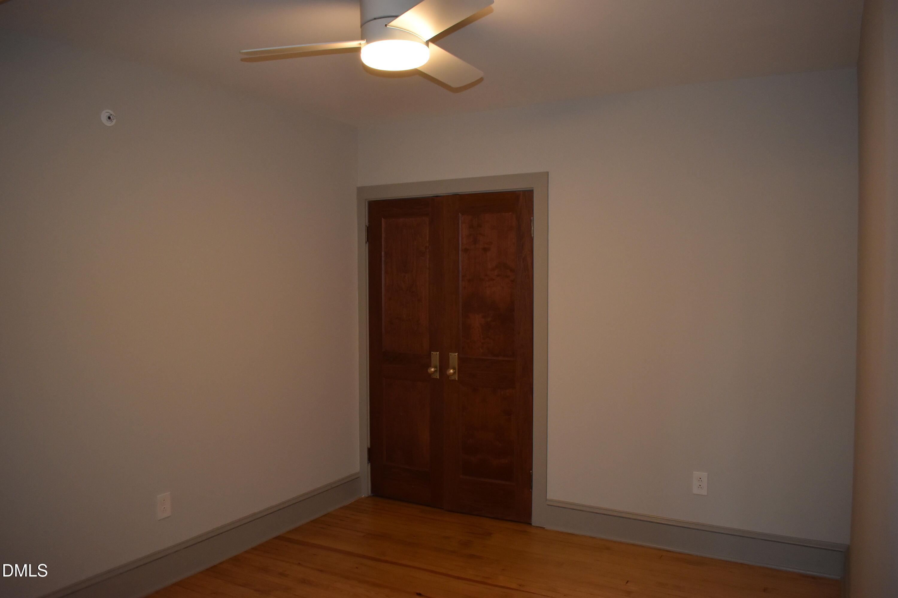 128 S Chatham Avenue B Property Photo 4