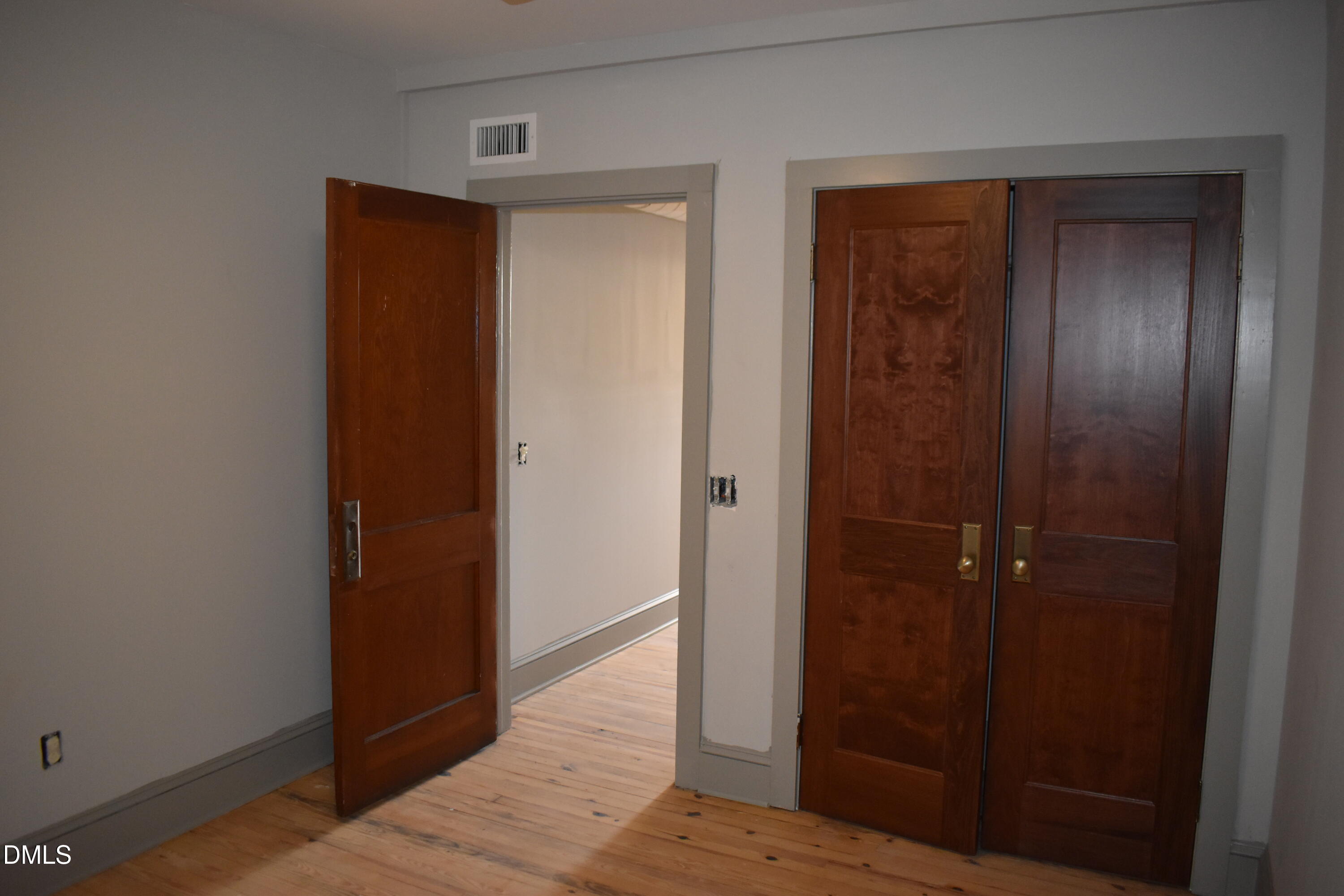 128 S Chatham Avenue B Property Photo 9