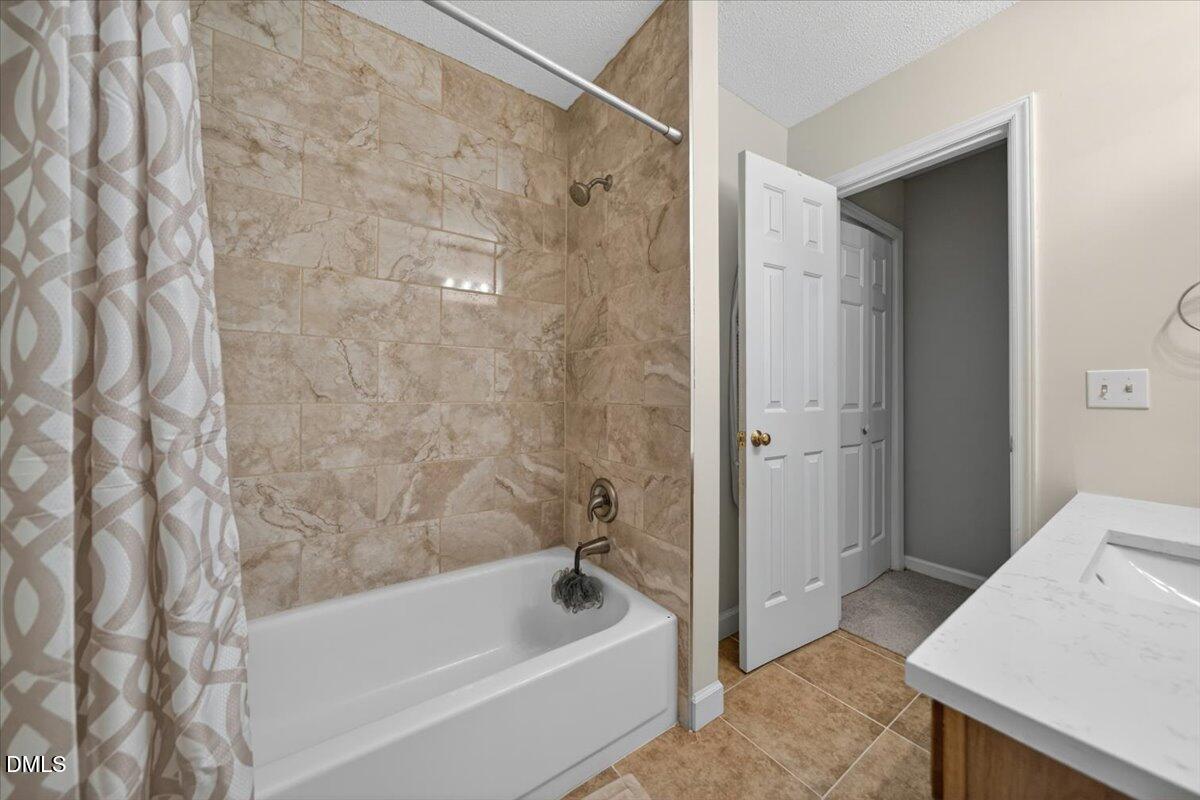 5806 Wrenwood Court Property Photo 28