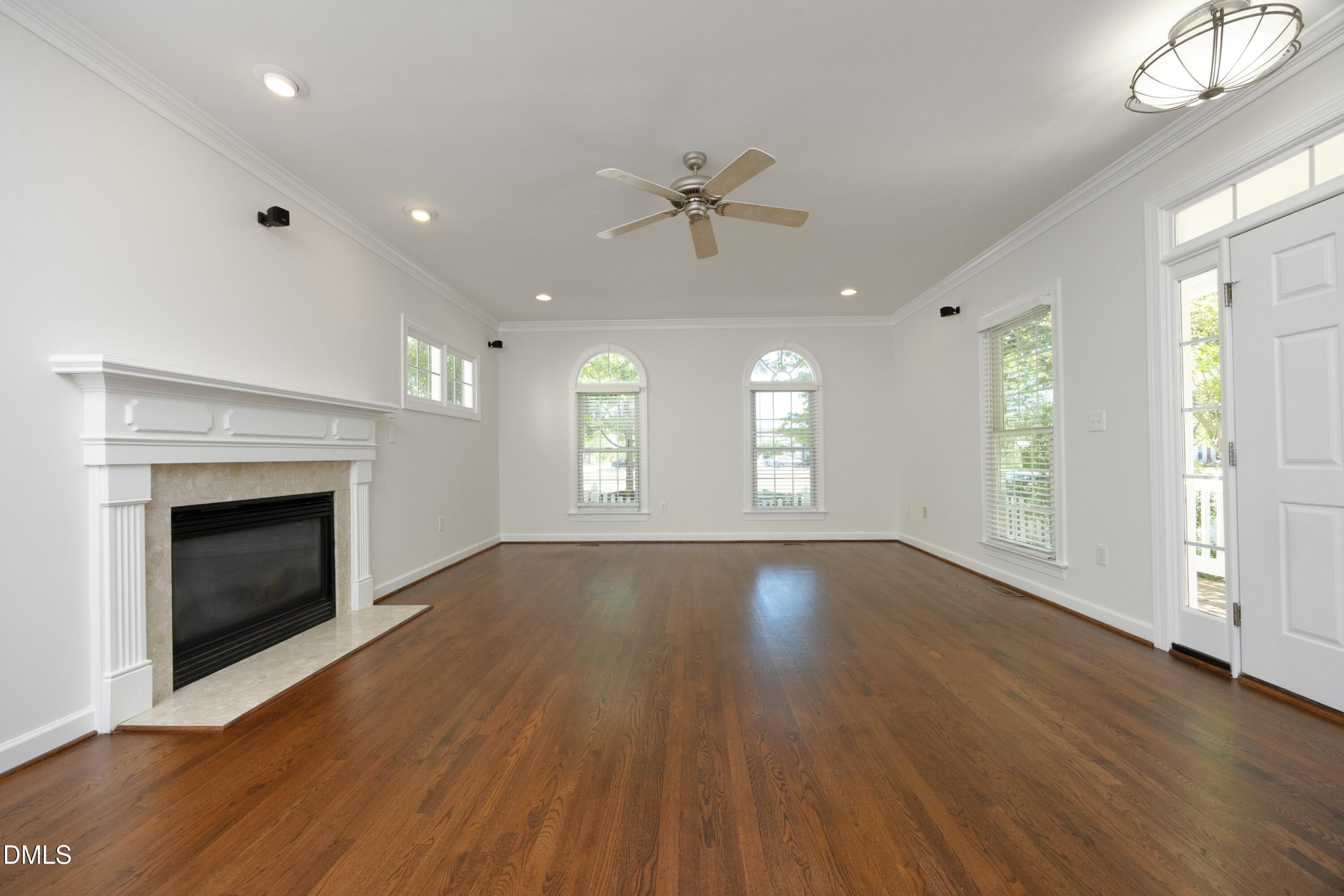 605 Carpenter Town Lane Property Photo 6