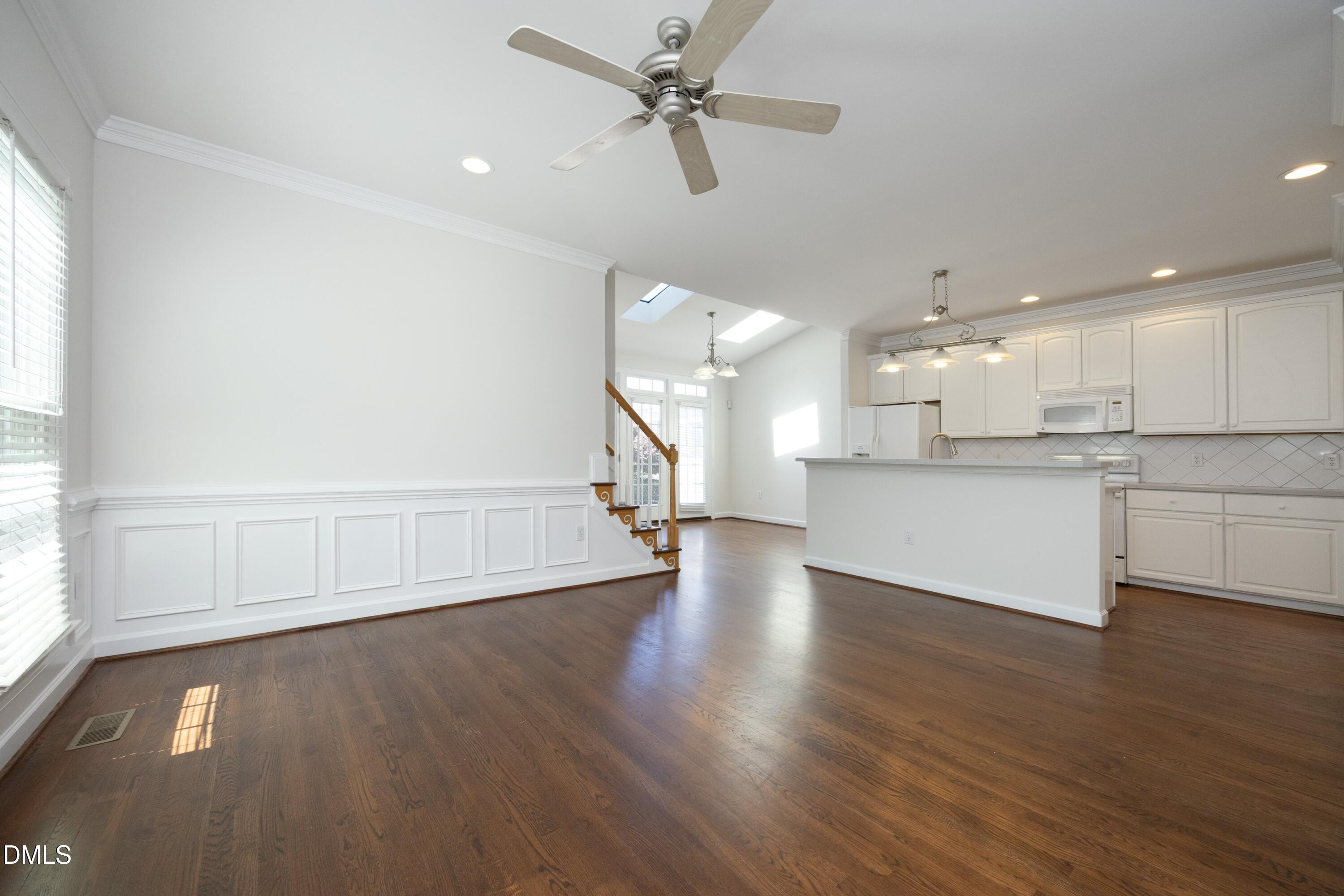 605 Carpenter Town Lane Property Photo 11