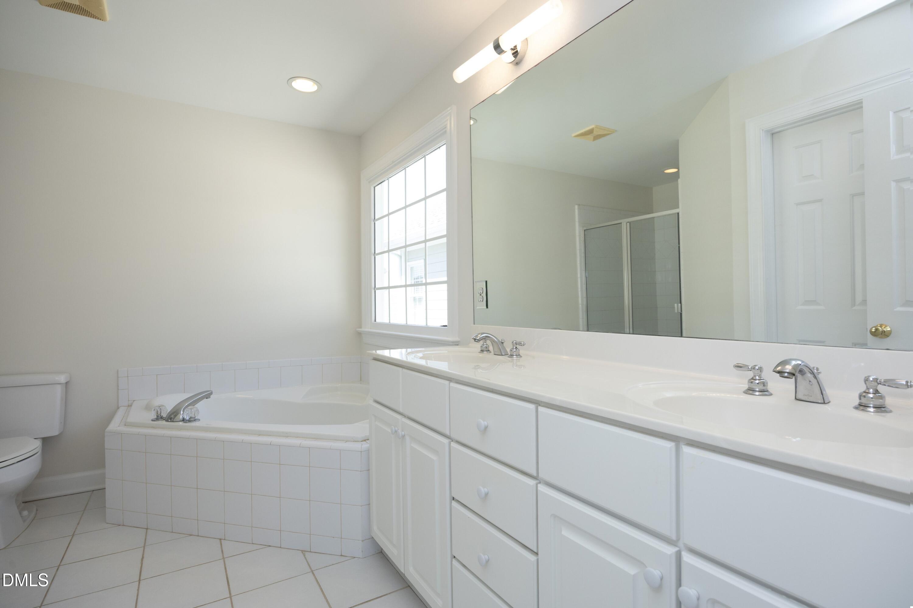 605 Carpenter Town Lane Property Photo 25