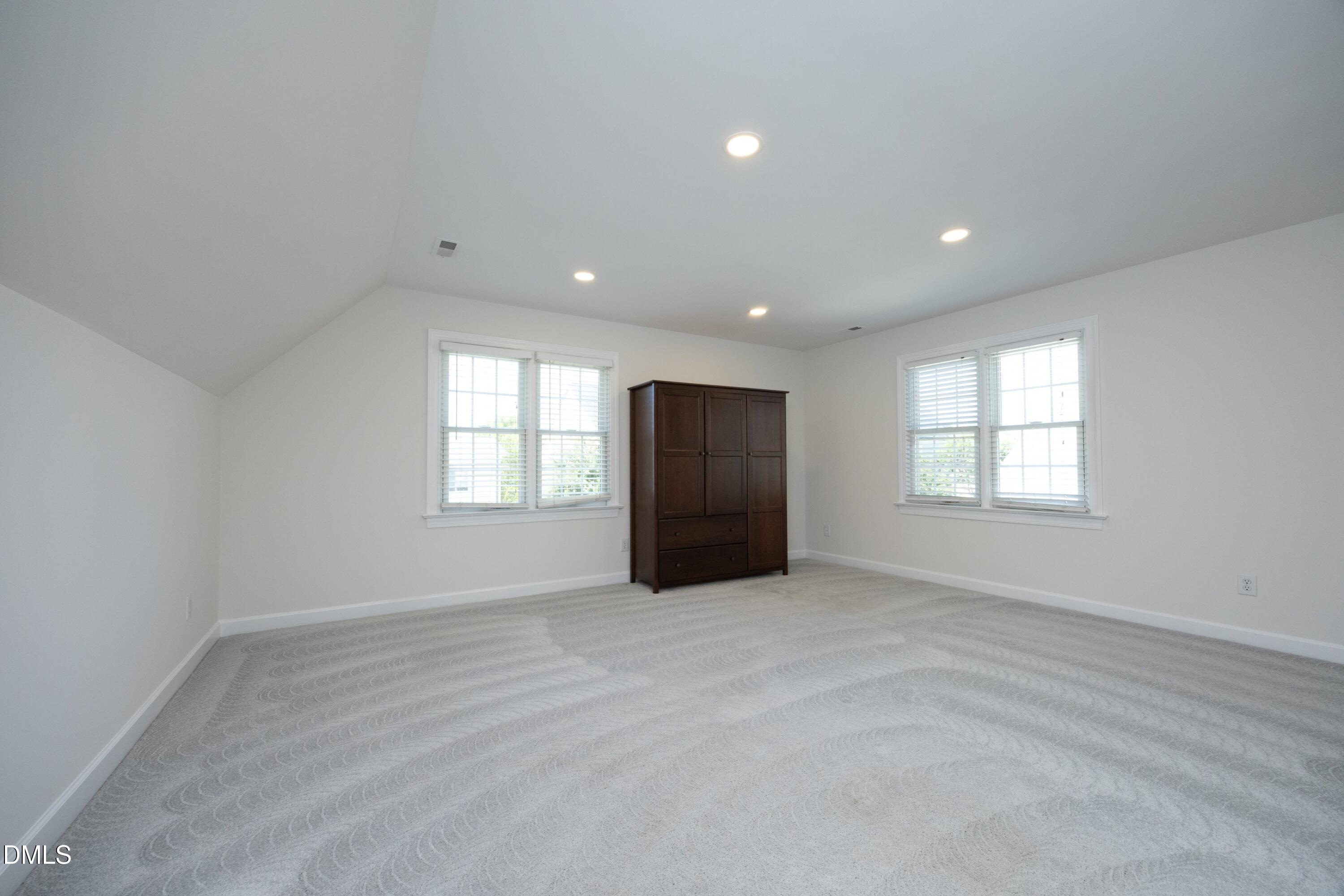 605 Carpenter Town Lane Property Photo 33